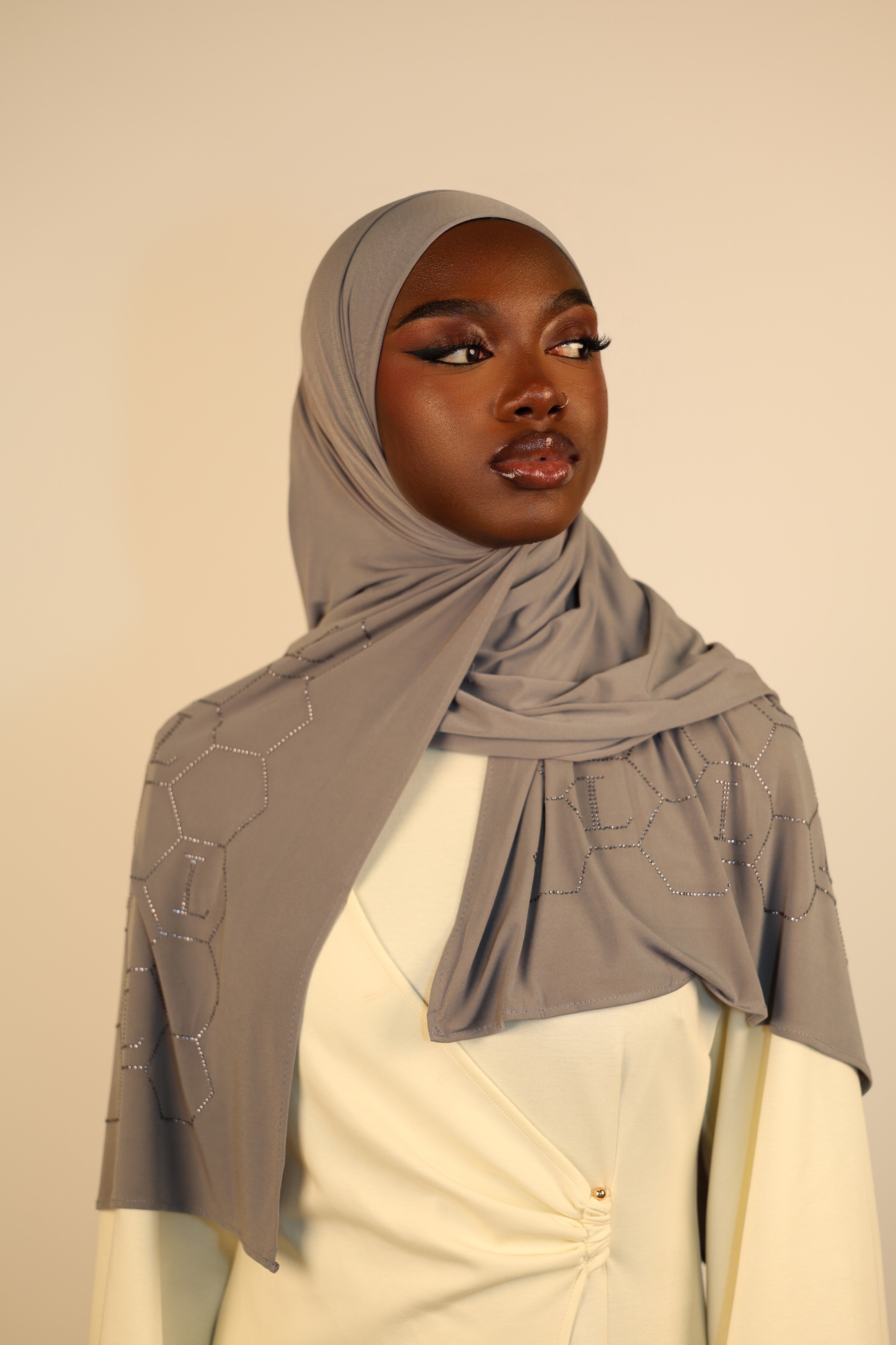 Premium Jersey Strass “L” - nude grey