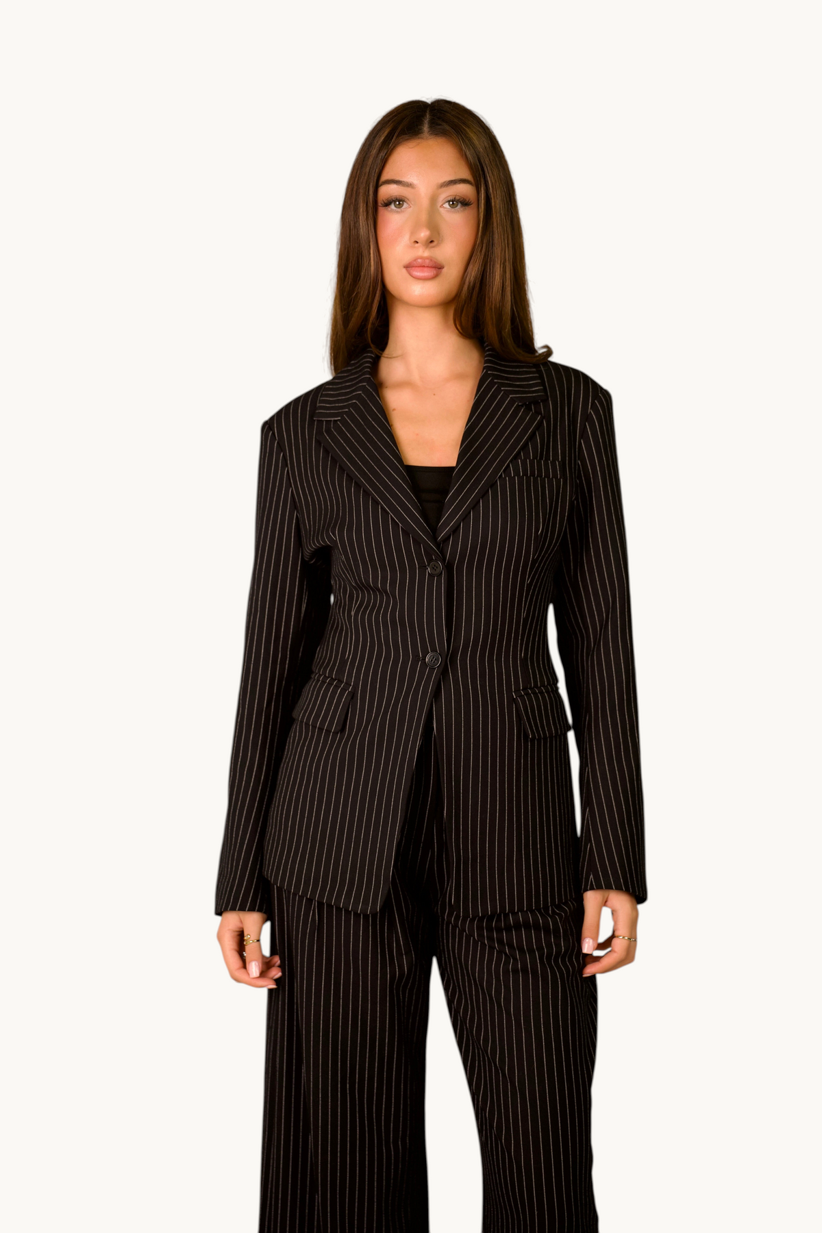 LOSYANA Rivoli Blazer in Schwarz mit Nadelstreifen, taillierter Schnitt mit doppeltem Knopfverschluss