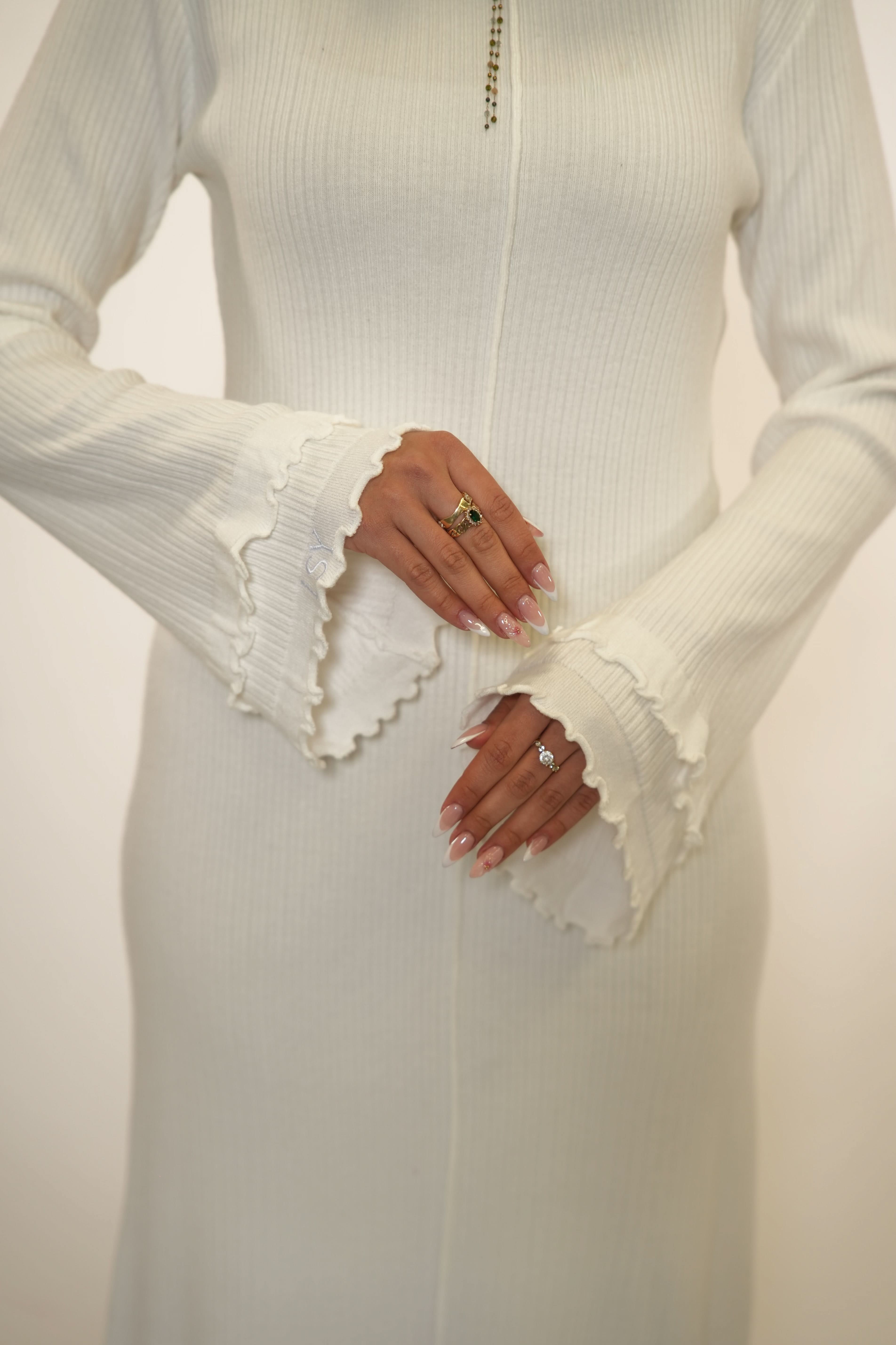 RUFFLED MAXI DRESS - WHITE - Losyana.Shop