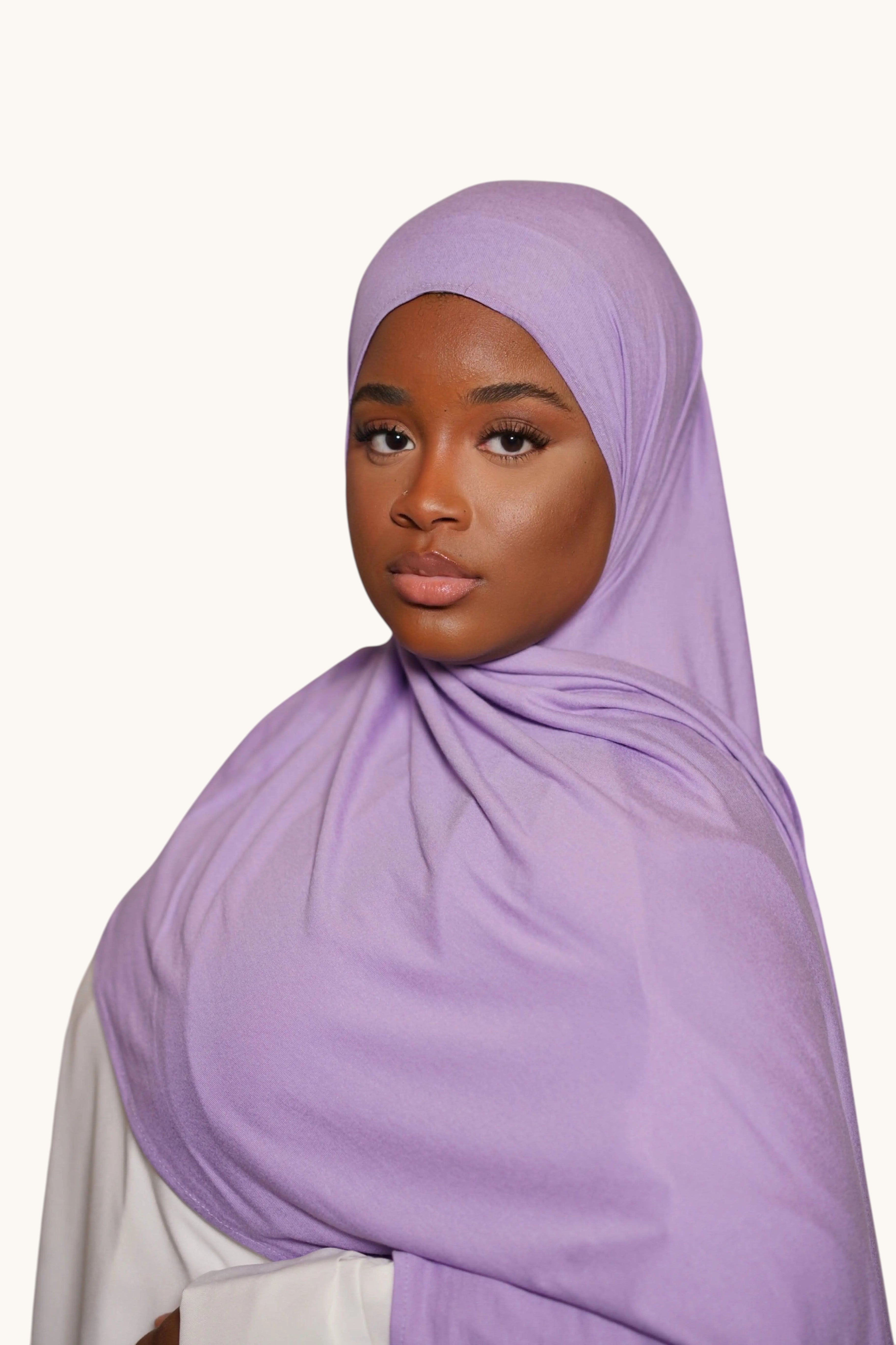 Lila Nude Jersey von Losyana.Shop, weicher Stoff, enganliegendes Design, perfekt für bequeme Alltagskleidung