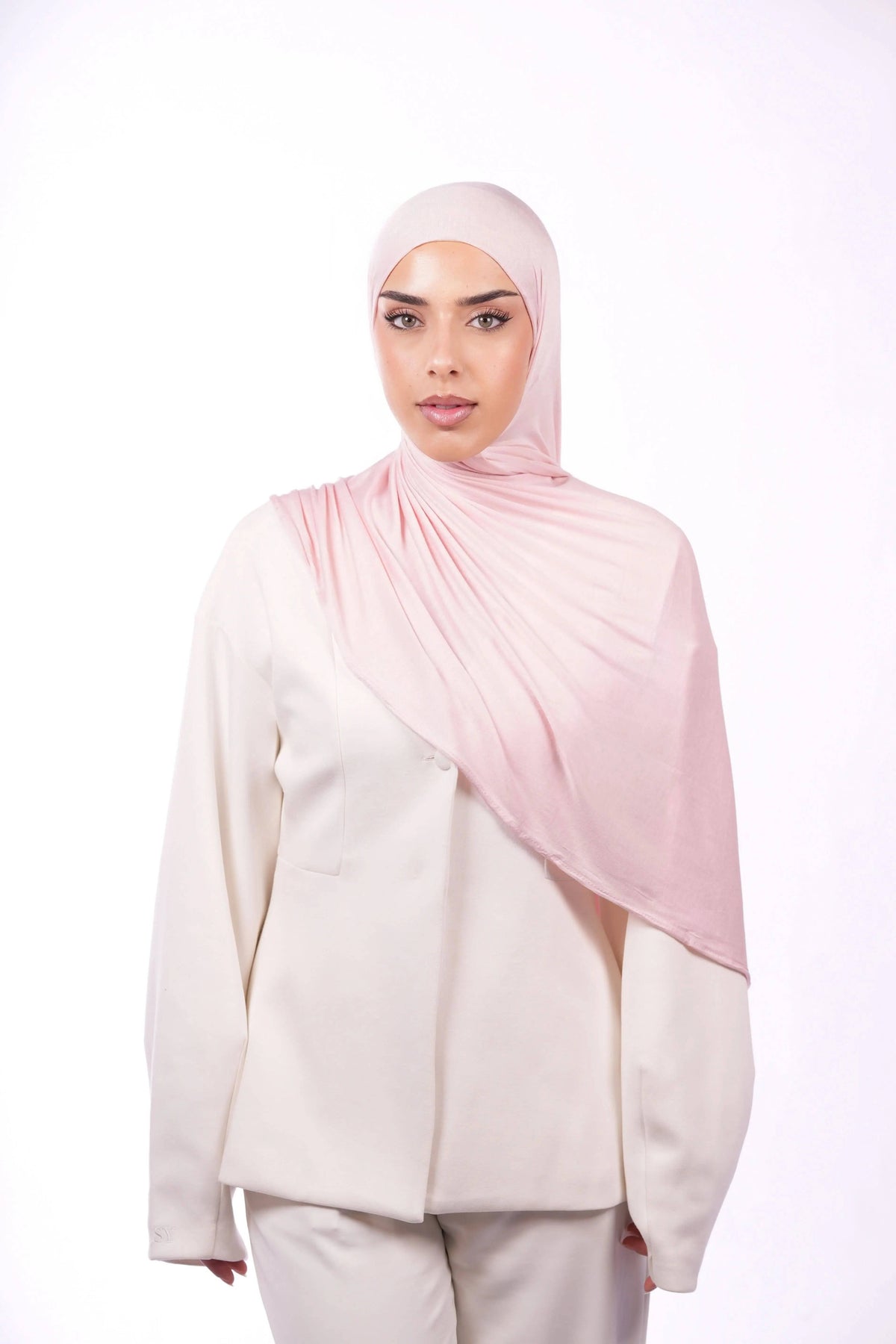 Bambus-Jersey in Hellrosa von Losyana.Shop, weiches Stoffmuster, ideal für nachhaltige Kleidung, zeigt die Textur des Stoffes.