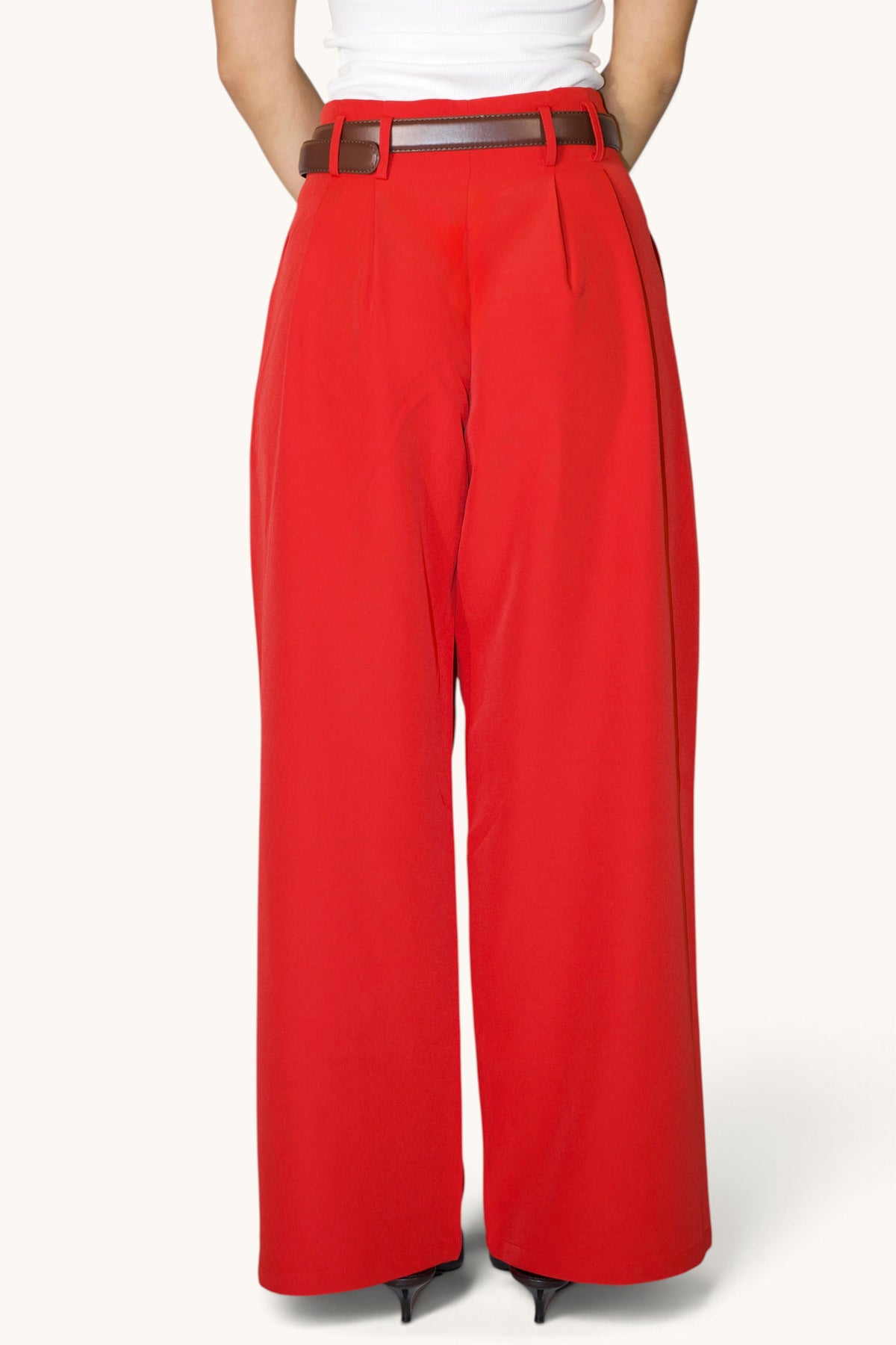 Rote Anzughose von LOSYANA mit geradem Schnitt und eleganter Passform