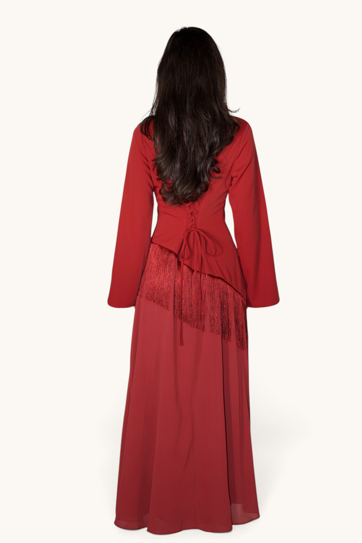 LOSYANA bordeauxrotes Maxikleid mit Korsett-Schnürung am Rücken und asymmetrischen Fransen an der Hüfte