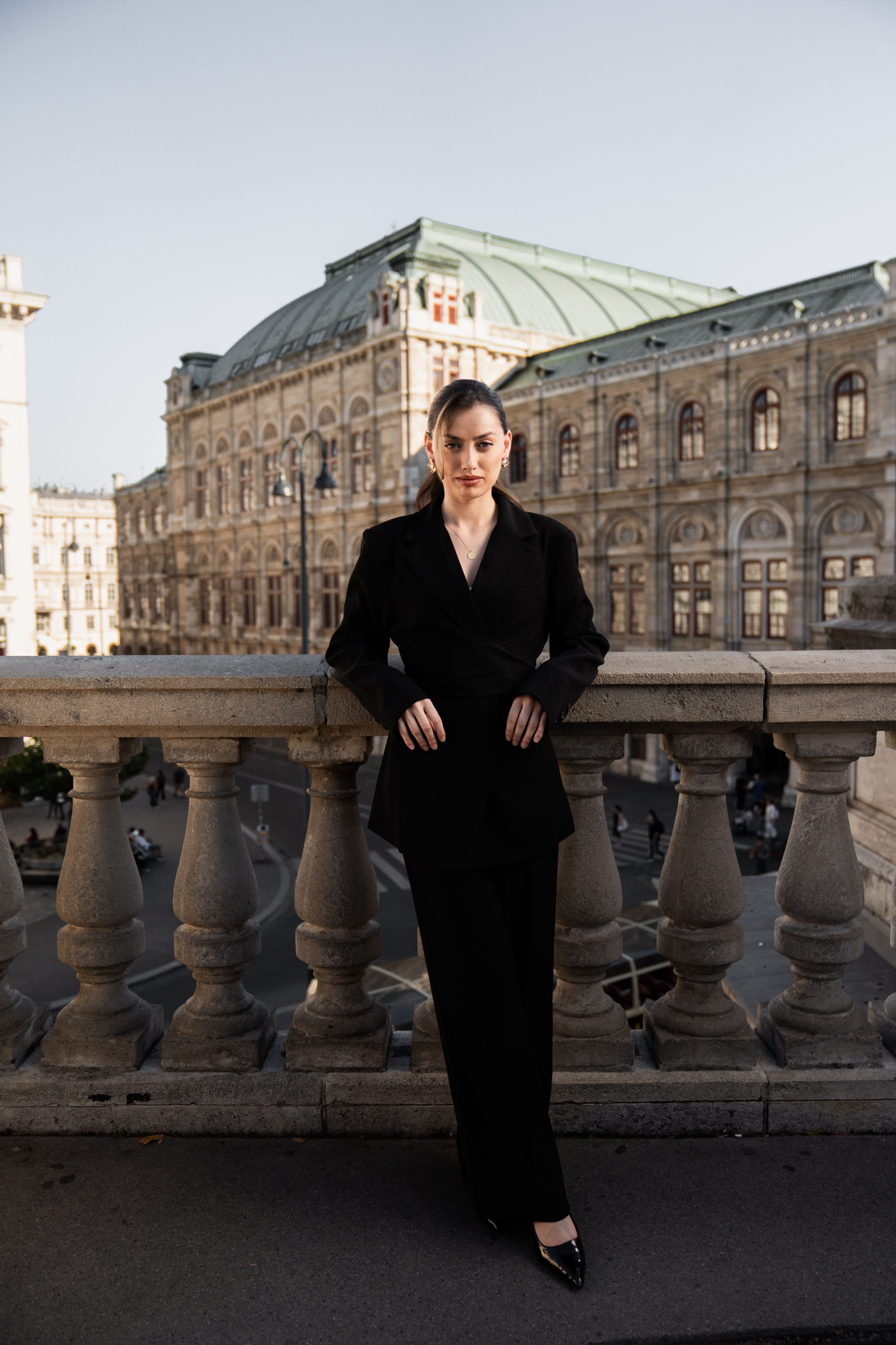 the noble belted blazer - black - Losyana.Shop