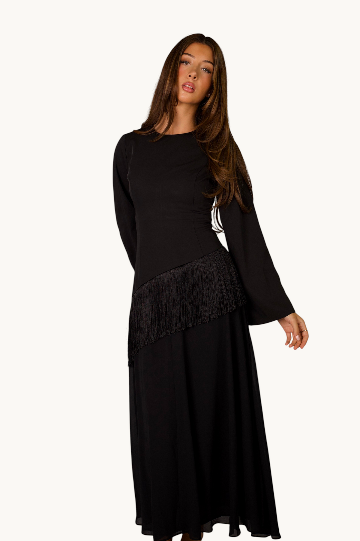 LOSYANA schwarzes Maxikleid mit Corset-Oberteil, Viskose, Chiffon-Rock und asymmetrischen Fransen an der Hüfte