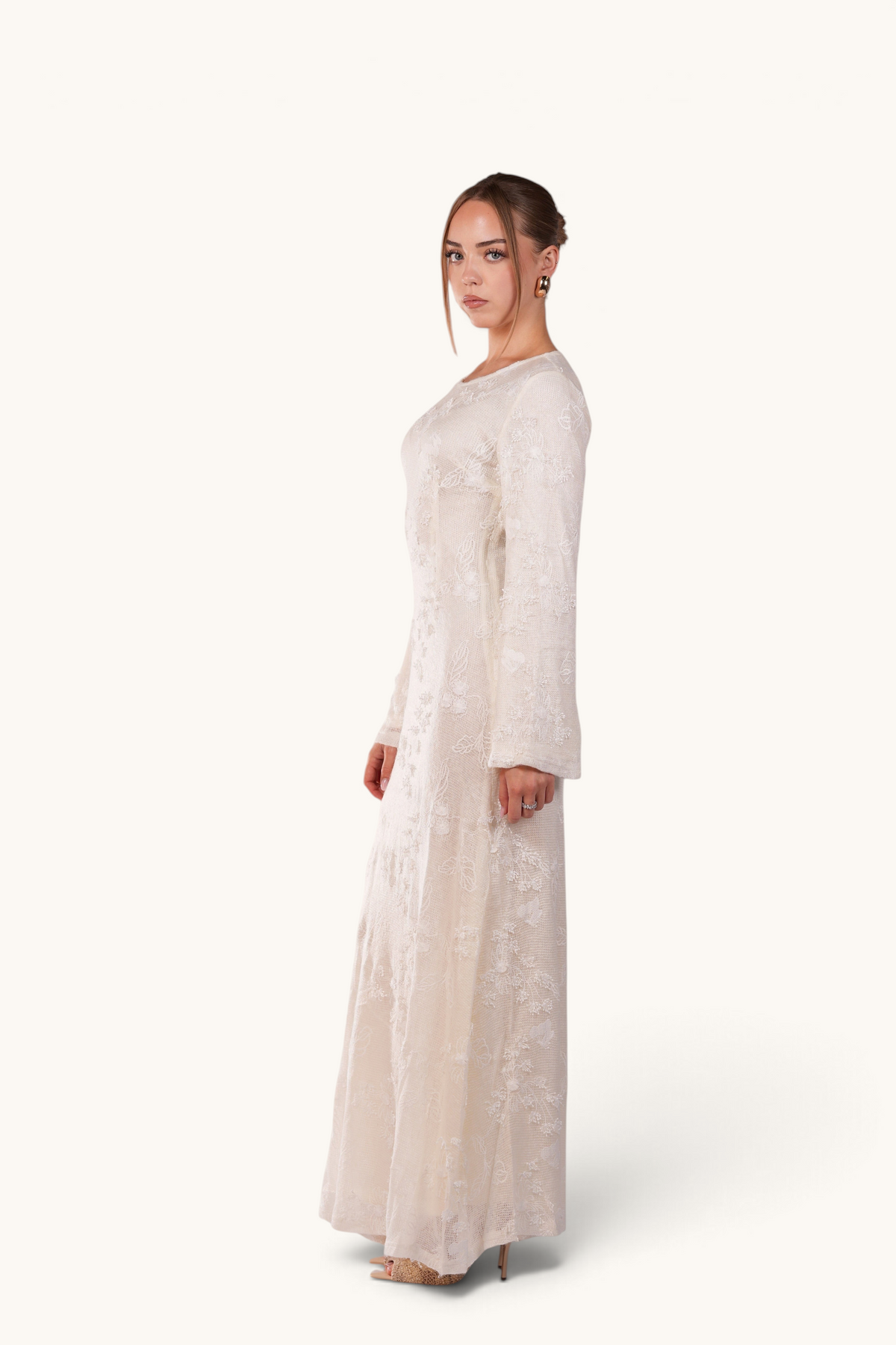 LOSYANA Fuerteventura Kleid in Creme mit zarter Spitze und femininem Schnitt