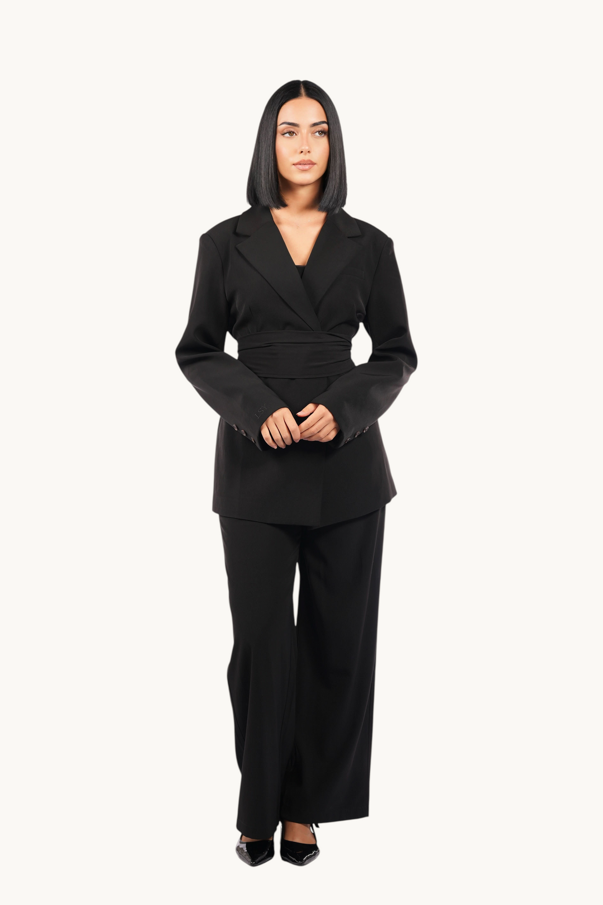 Schwarze Hose von Losyana.Shop, die noble Pants, mit klarer Passform und eleganten Design, sichtbar auf dem Produktbild.