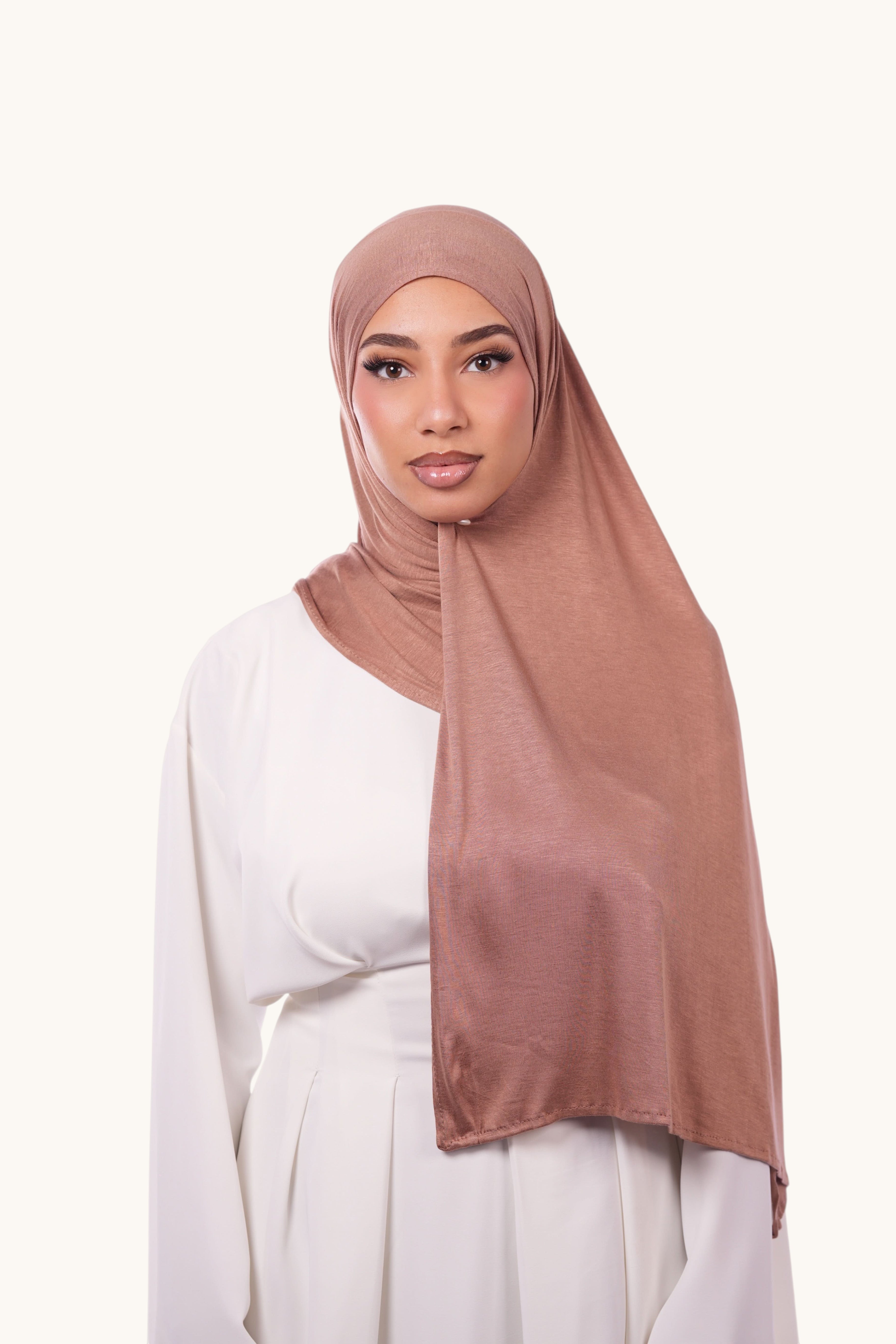 Weiches Bambus Jersey in Nude von Losyana.Shop, Nahaufnahme des elastischen Stoffes und der feinen Textur.