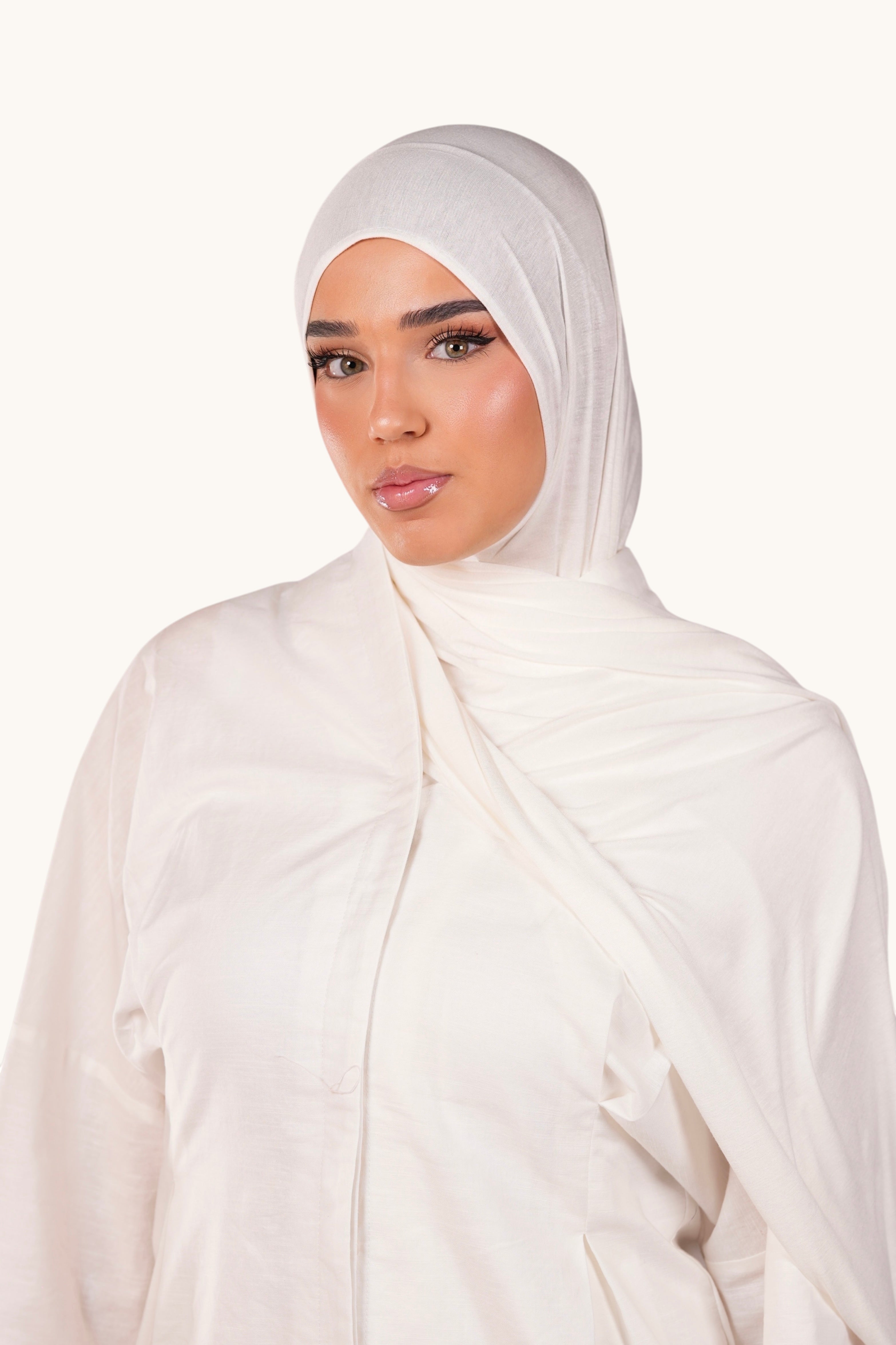 Bambus-Jersey in Kokosnussfarbe von Losyana.Shop, weiches elastisches Stoffmuster, ideal für nachhaltige Kleidung