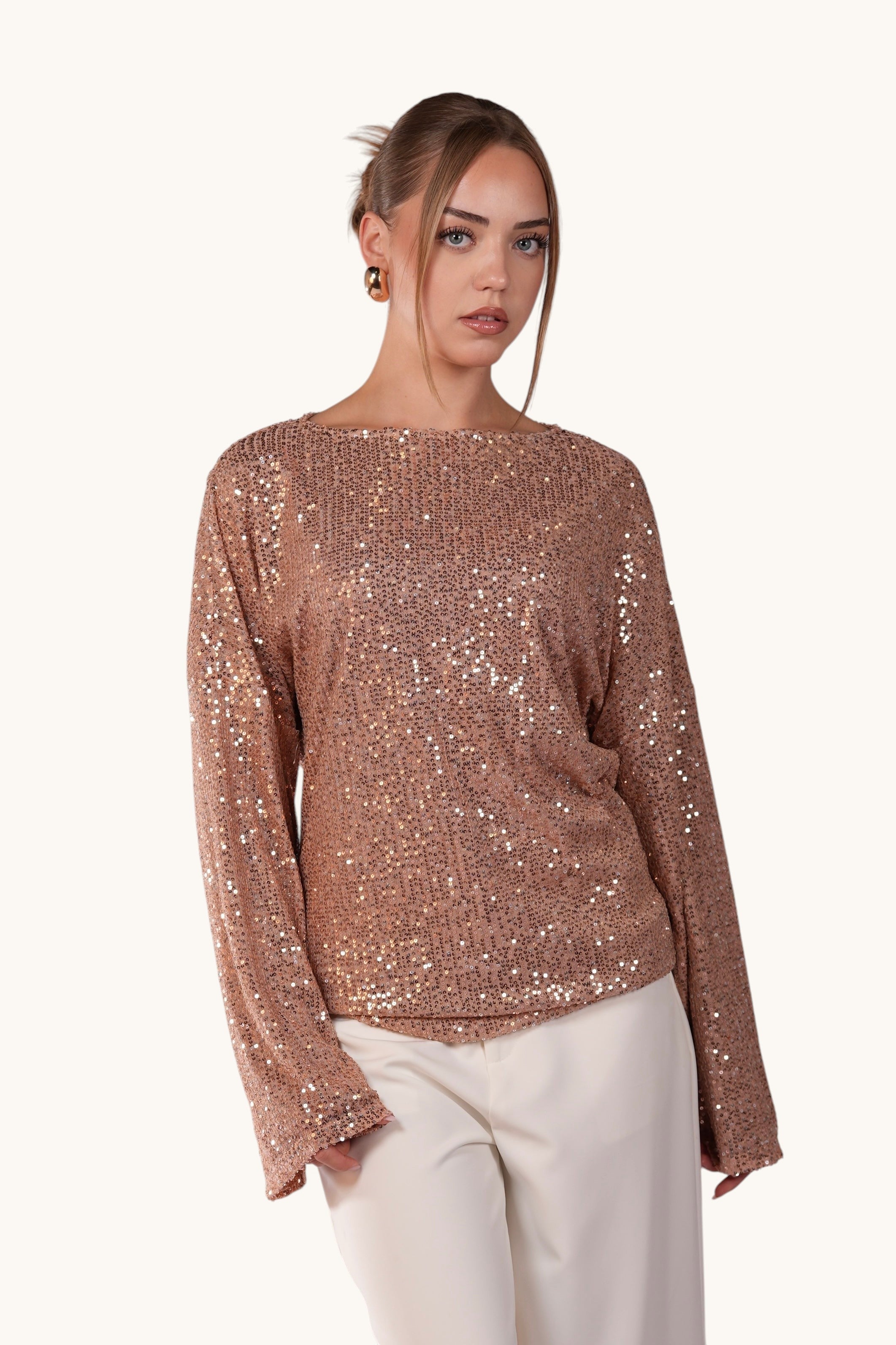 Losyana Madrid Oberteil in elegant, stilvollem Design, sichtbar mit weichem Stoff und modischem Schnitt.