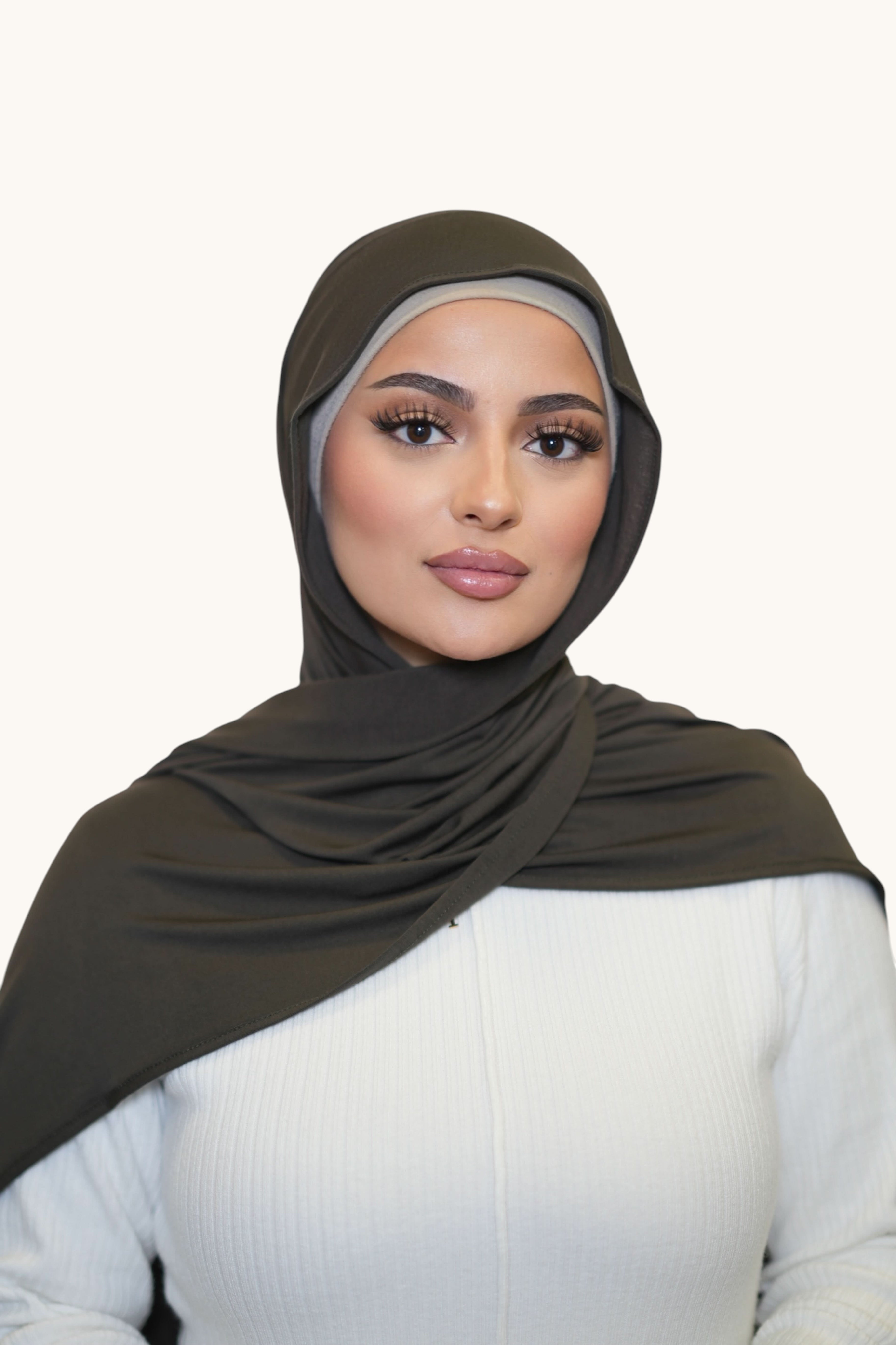 Hijab Vela Jersey im Waldgrün von Losyana.Shop, weicher Jersey-Stoff, bequem und stilvoll für den Alltag.