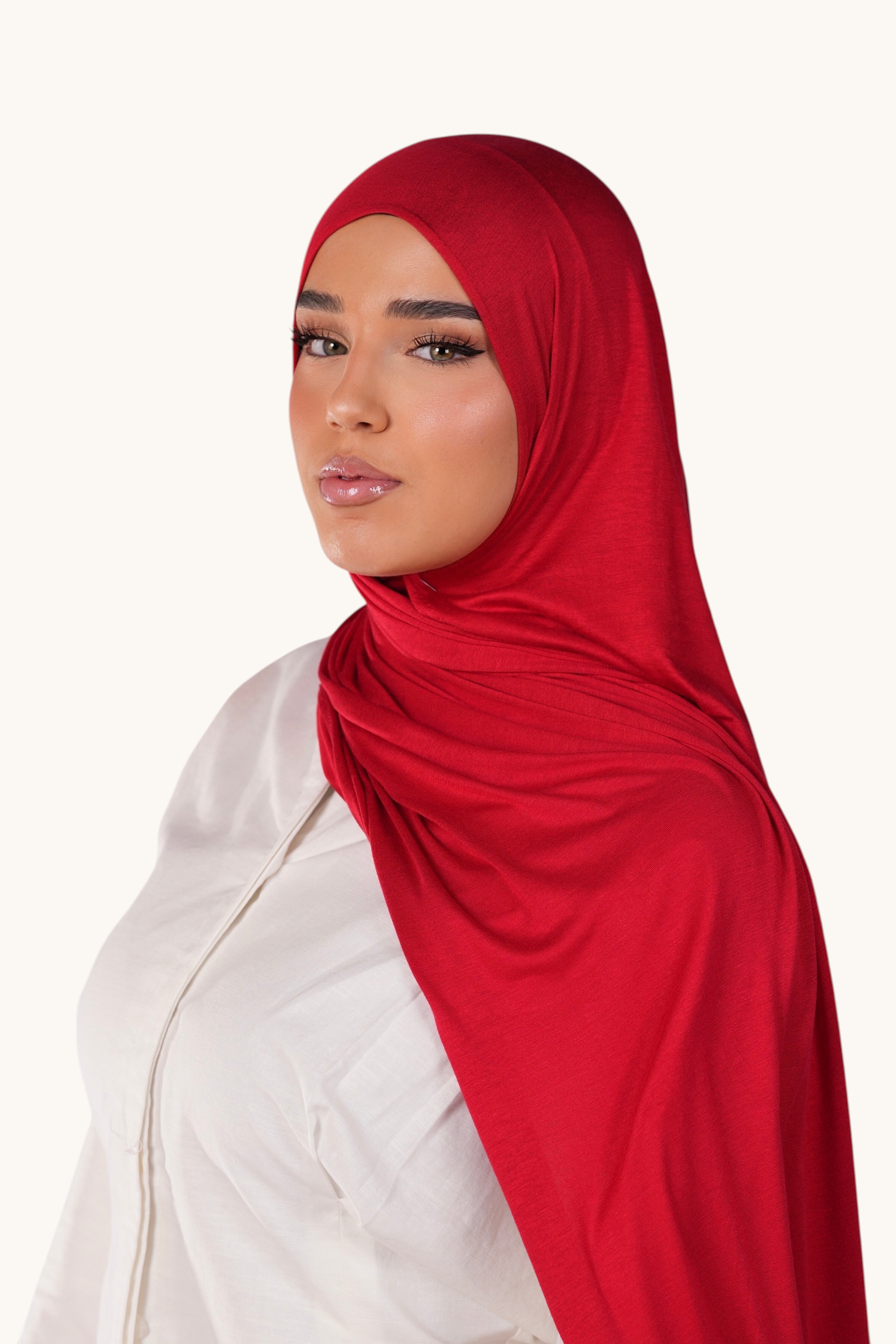 Roter Losyana.Shop Bambus-Jersey-Stoff, weiches und nachhaltiges Material, Nahaufnahme der Textur und Faserstruktur