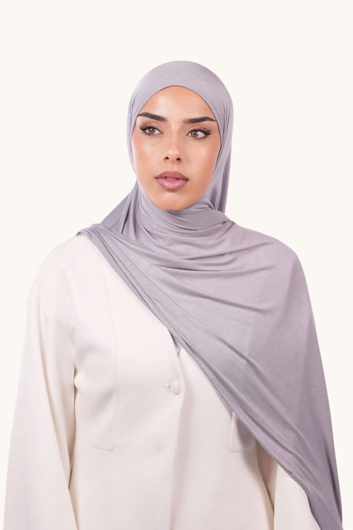 Graues Bamboo Jersey von Losyana.Shop, weiche und atmungsaktive Stoffqualität, Detailaufnahme des Stoffmusters.