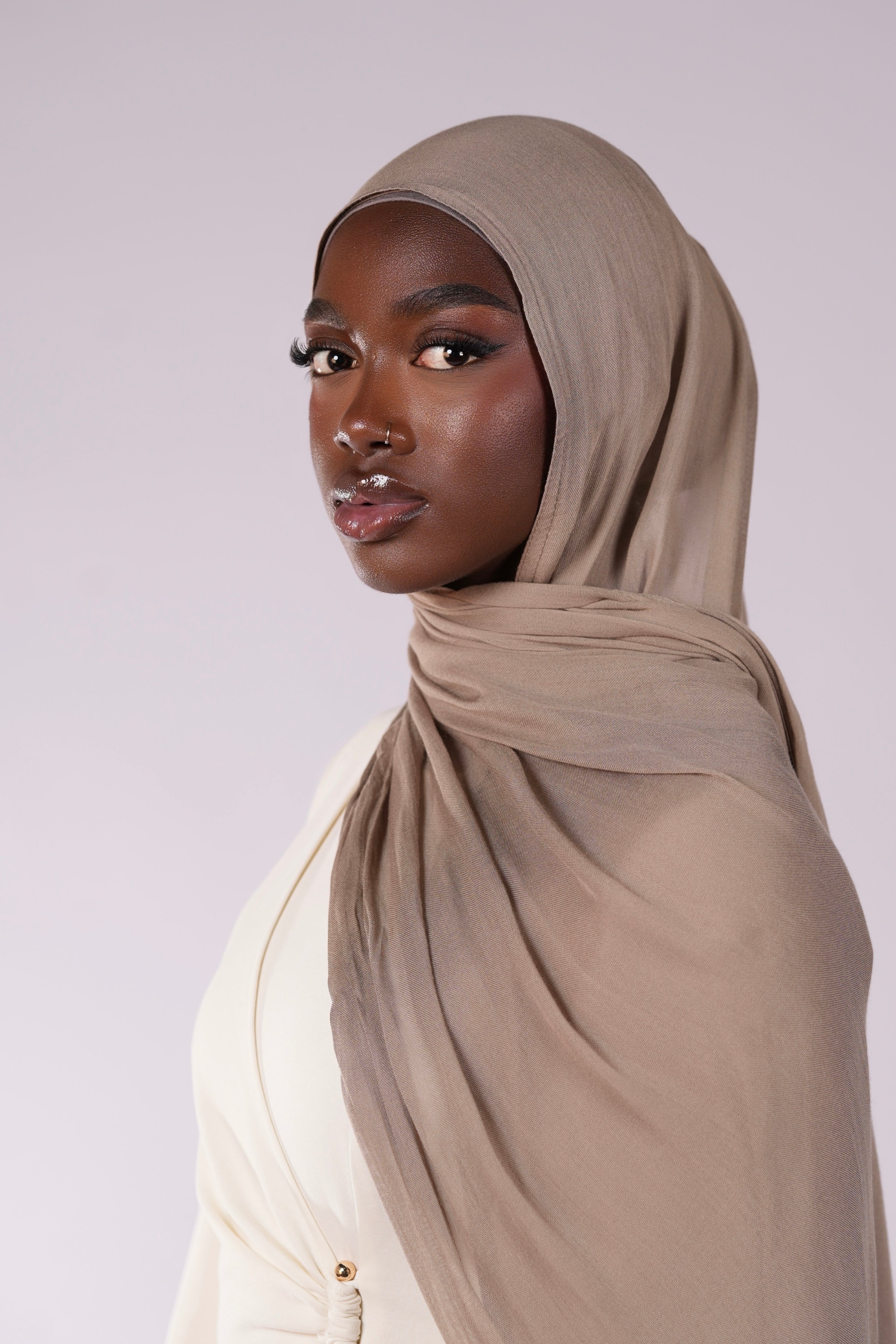 Lightweight Modal Hijab