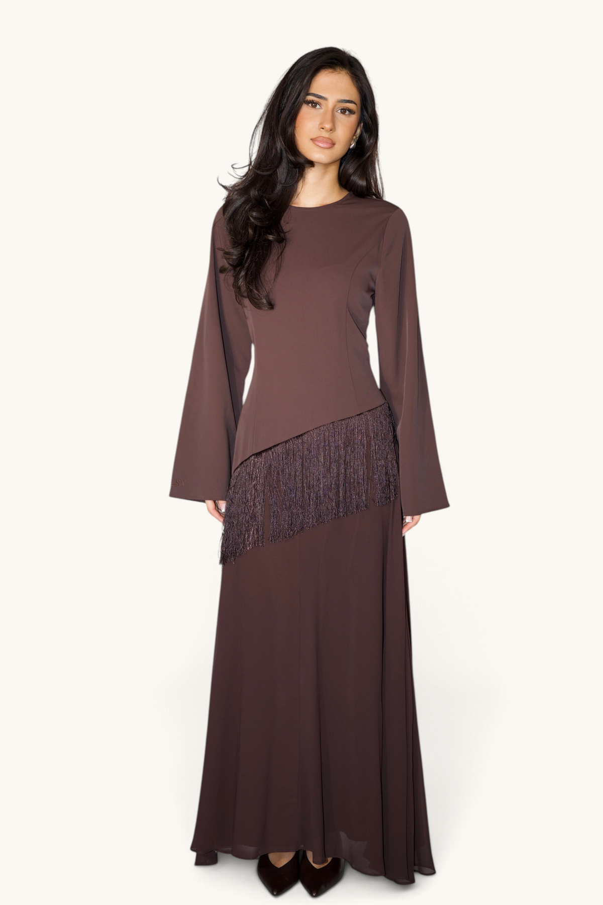 Dessous-Kleid mit Fransen in Espresso von LOSYANA, figurbetontes Corset-Kleid mit eleganten Fransen und trendigem Design.