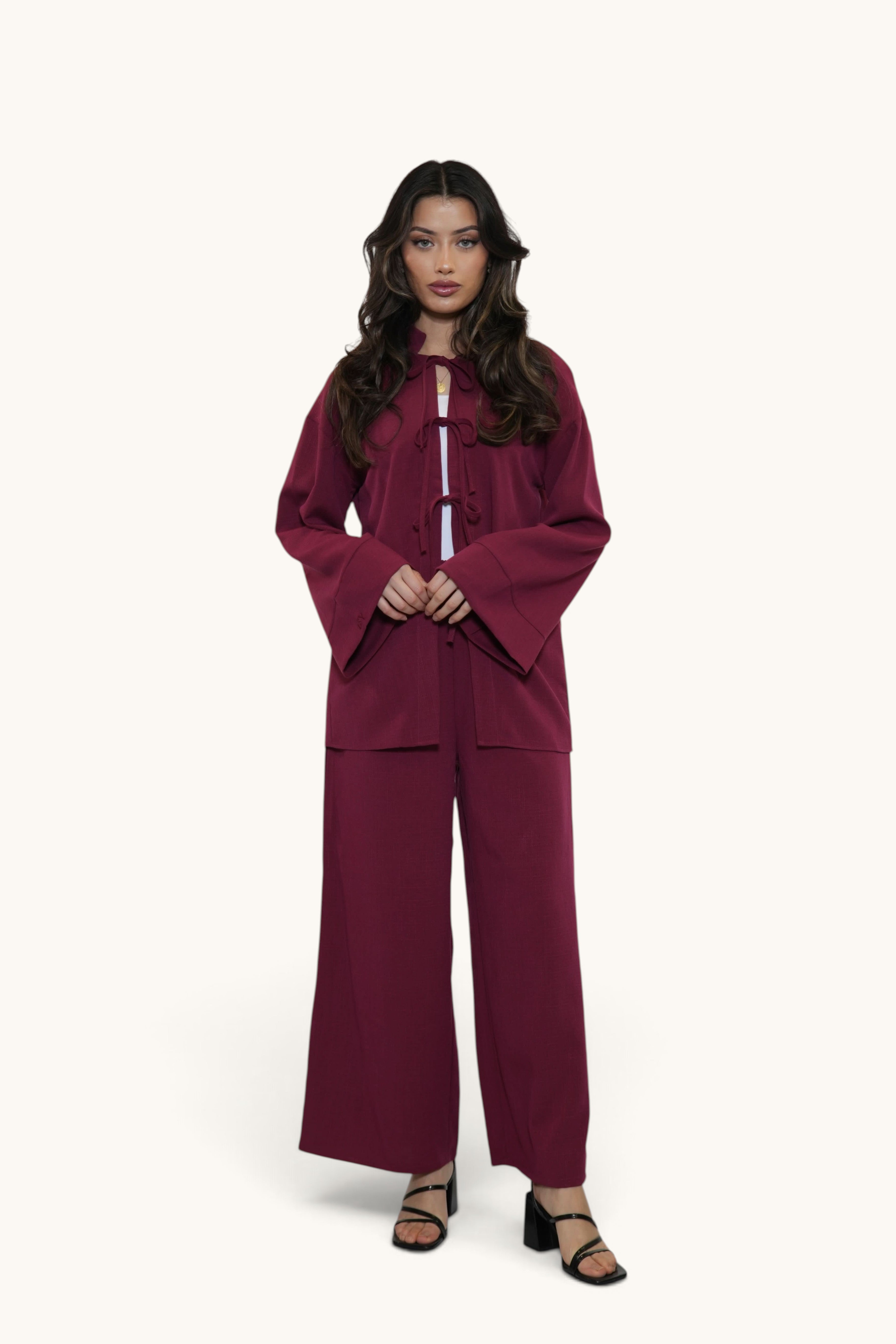 Positano Ease Set in Bordeaux, zweireihiges Losyana.Shop Zweiteiliger Damen-Set mit bequemem Schnitt und eleganter Farbe.