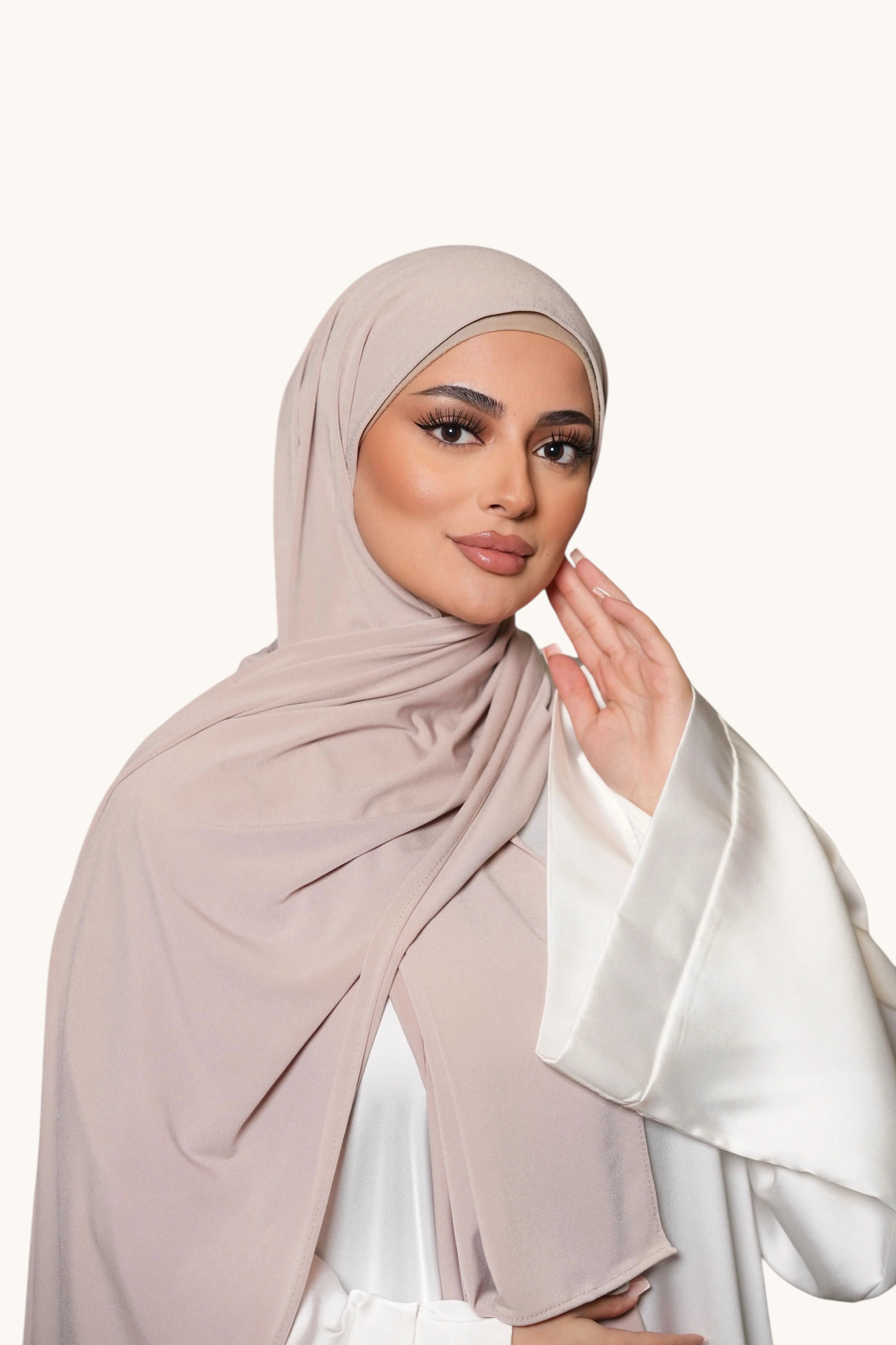 Rosafarbener Losyana.Shop Jersey-Hijab aus weichem, hochwertigem Stoff, bequem und modisch für Damen.