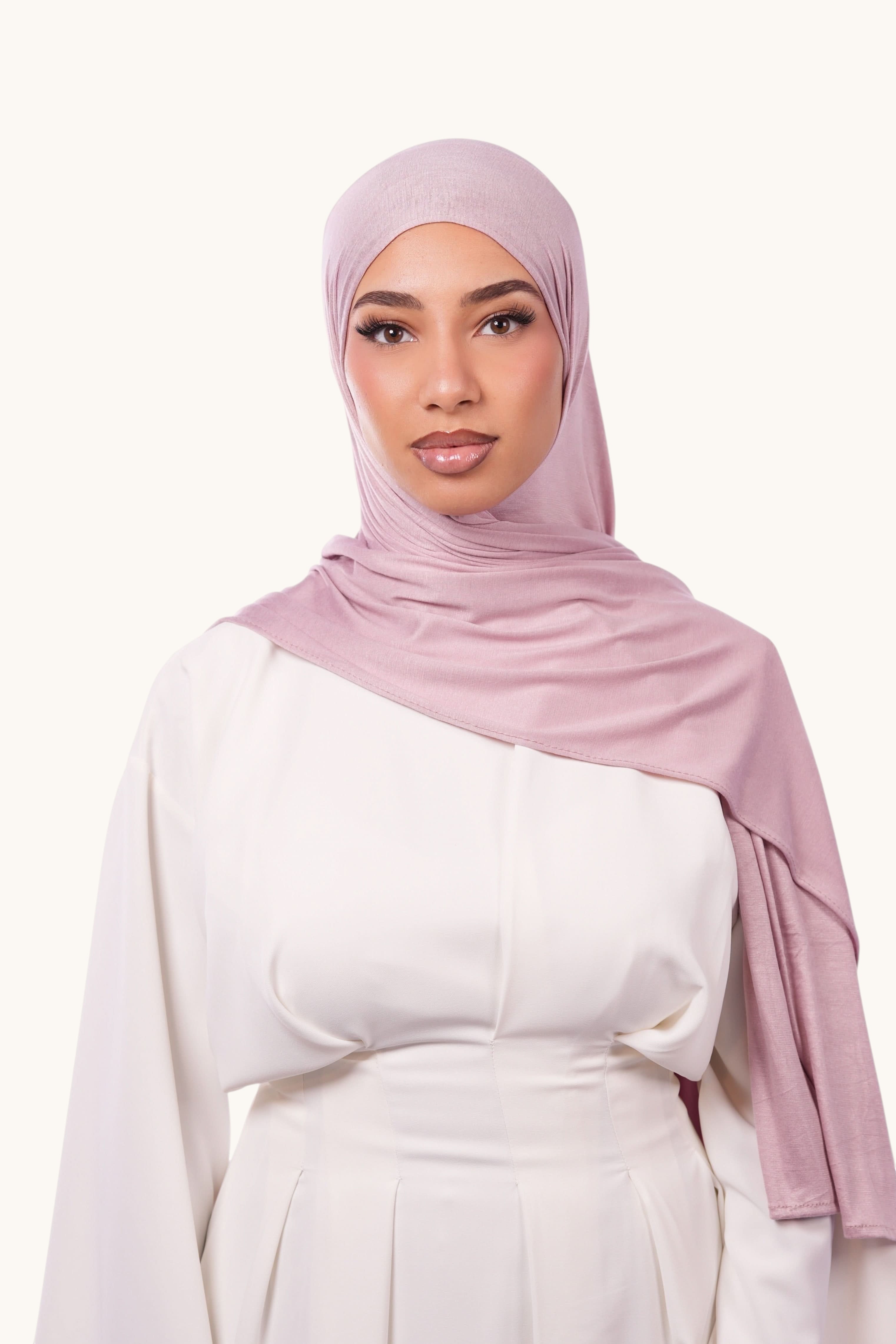 Weiches Bambus-Jersey-Stoff in Rosefarbe, ideal für nachhaltige Kleidung, von Losyana.Shop.