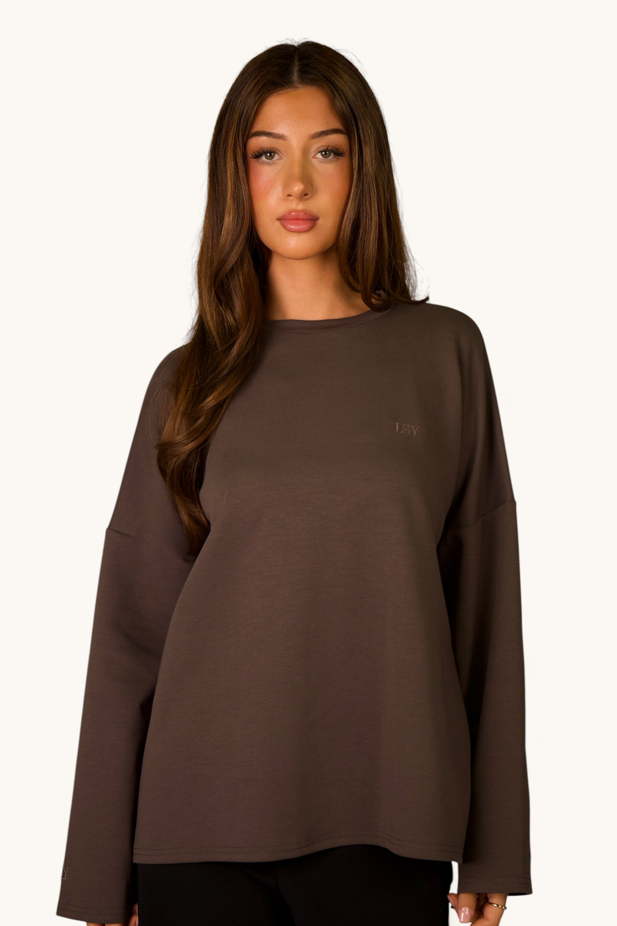 LOSYANA LSY Langarmshirt in Grau aus weicher Baumwolle mit dezentem Logo-Stick für einen lässigen Alltags-Look