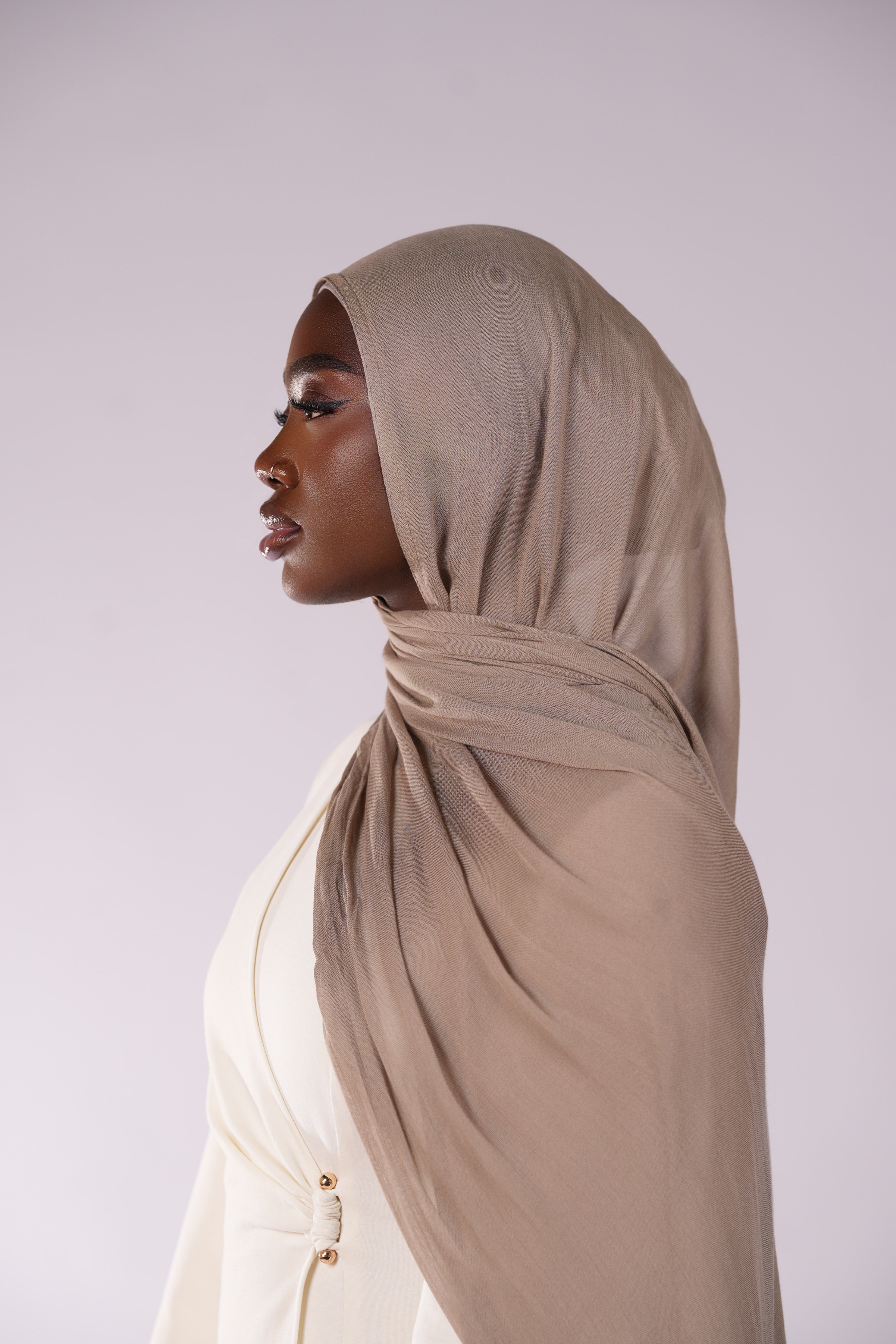 Lightweight Modal Hijab