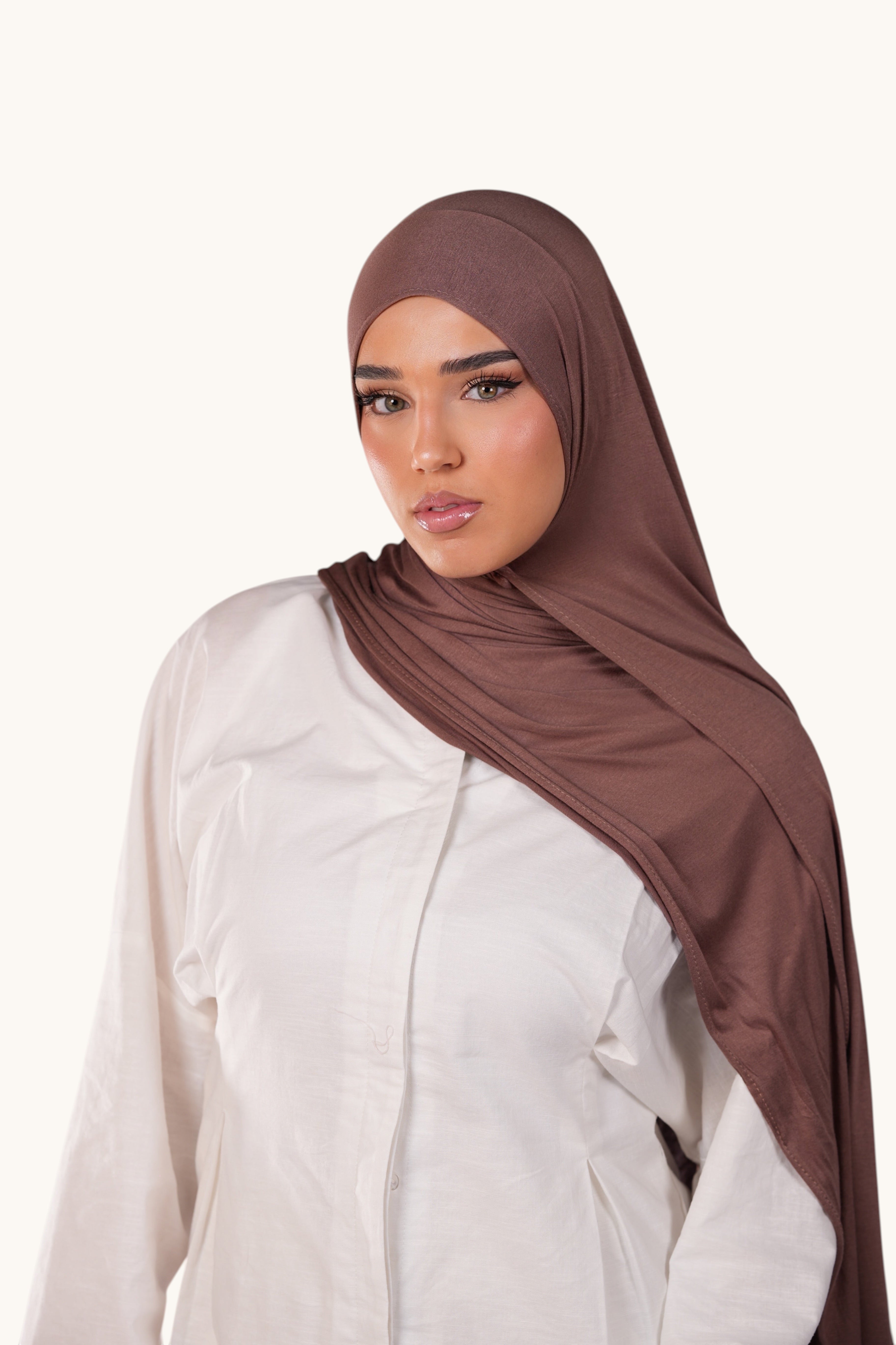 Bambus-Jersey in Kaffee von Losyana.Shop, weiches und atmungsaktives Stoffmuster, ideal für nachhaltige Kleidung.