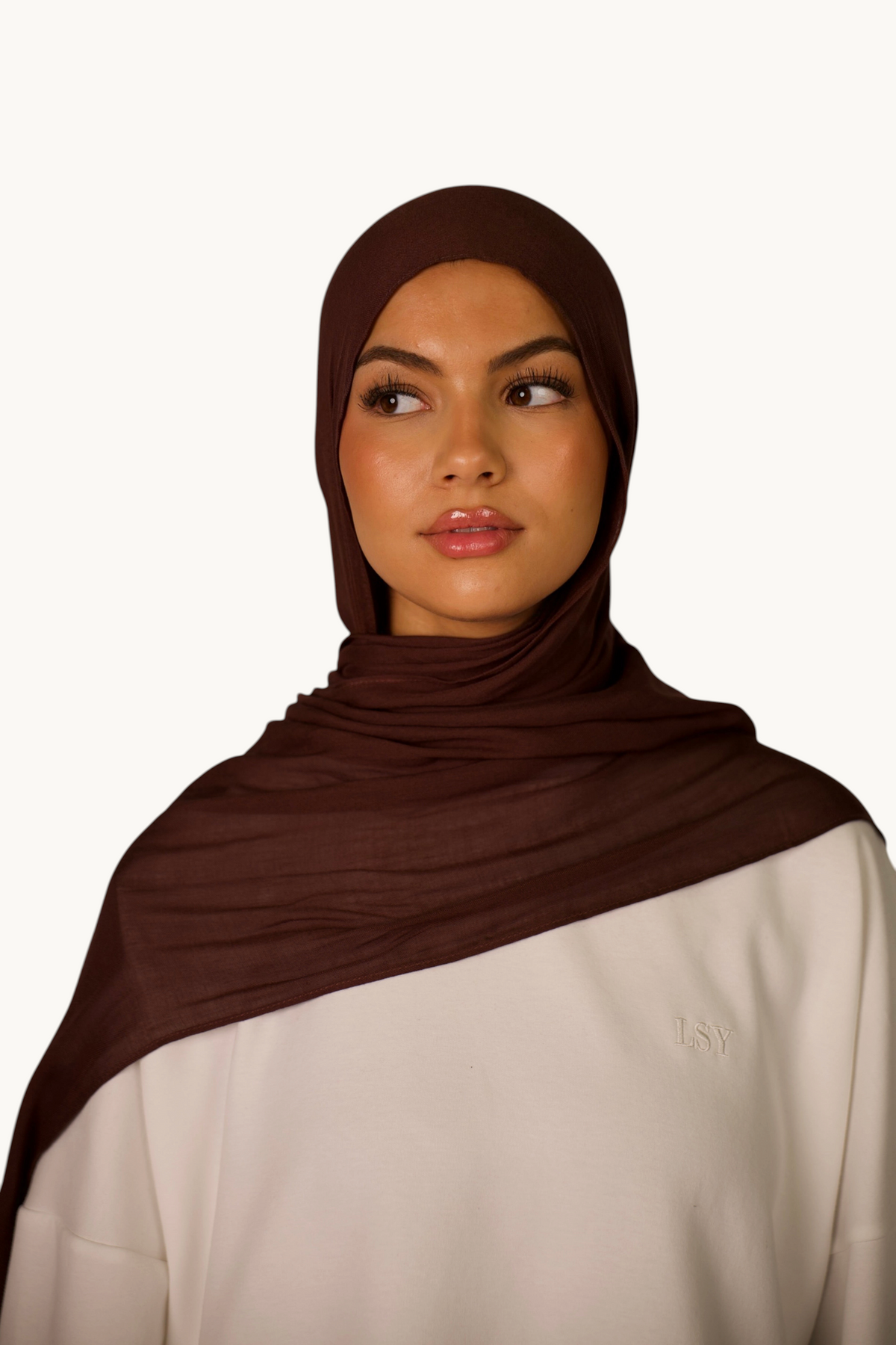 LOSYANA leichter Modal Hijab in Espresso Braun mit passender Bone für einen eleganten, fließenden Look