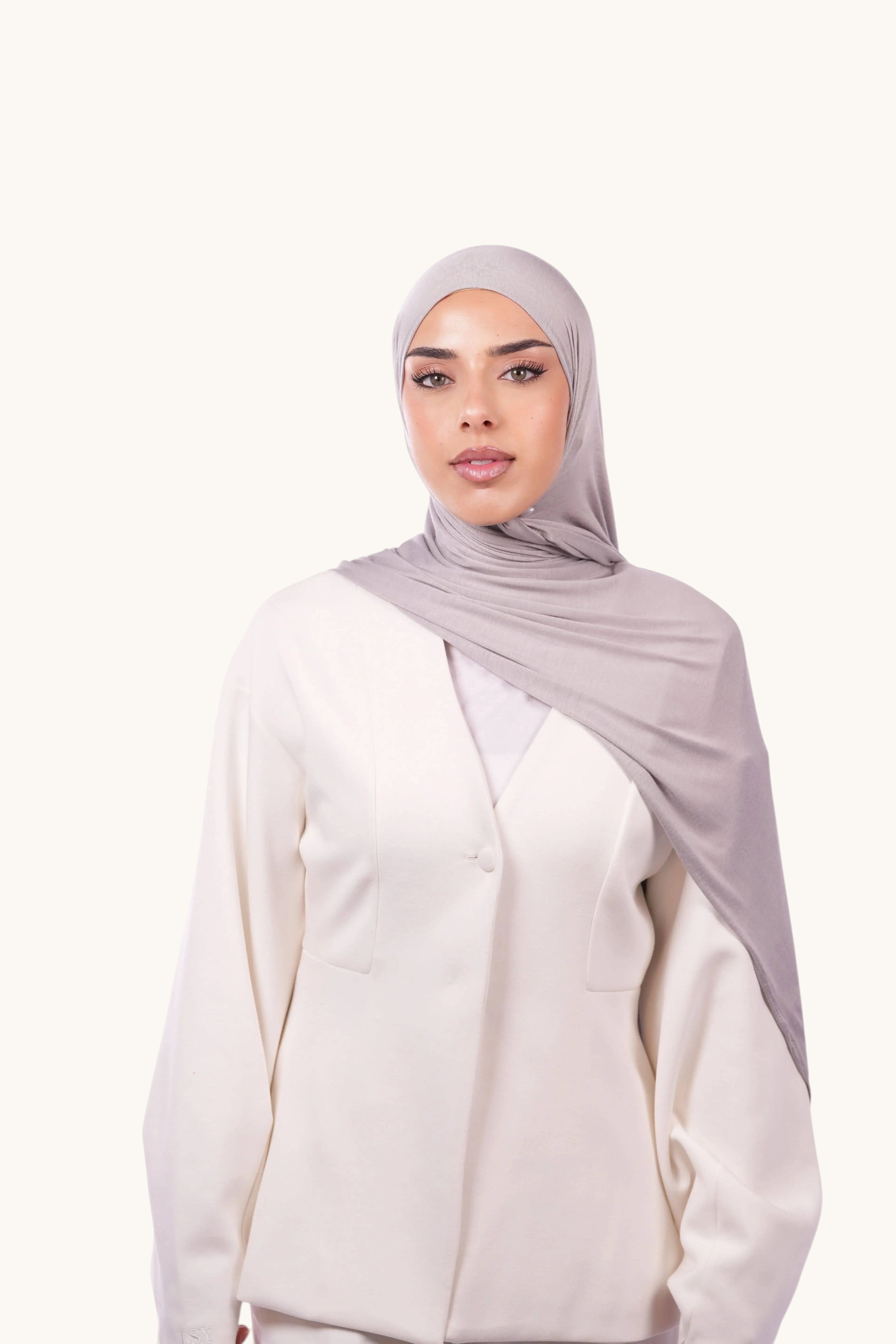 Weiches Bambus-Jersey in Nude Grau, Losyana.Shop, mit glatter Textur und elastischem Sitz, ideal für bequeme Kleidung.