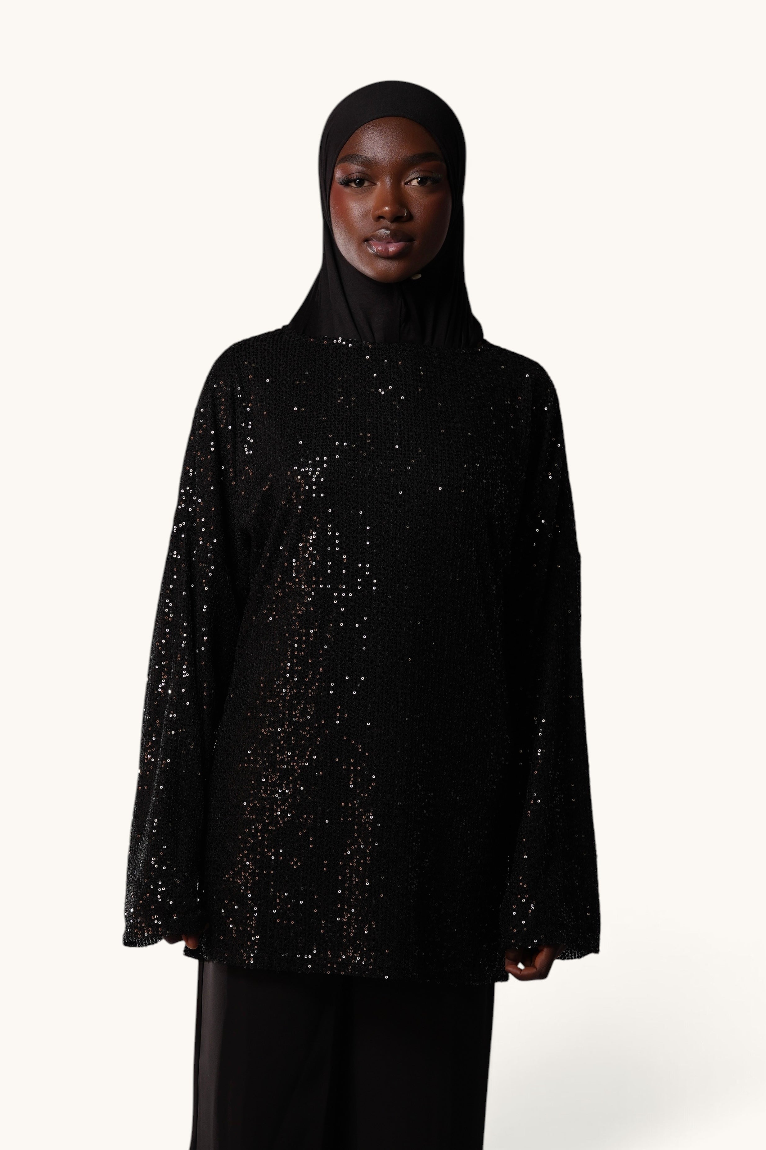 LOSYANA Madrid Oberteil aus weichem Stoff in stylischem Design, perfekt für lässige und elegante Looks.