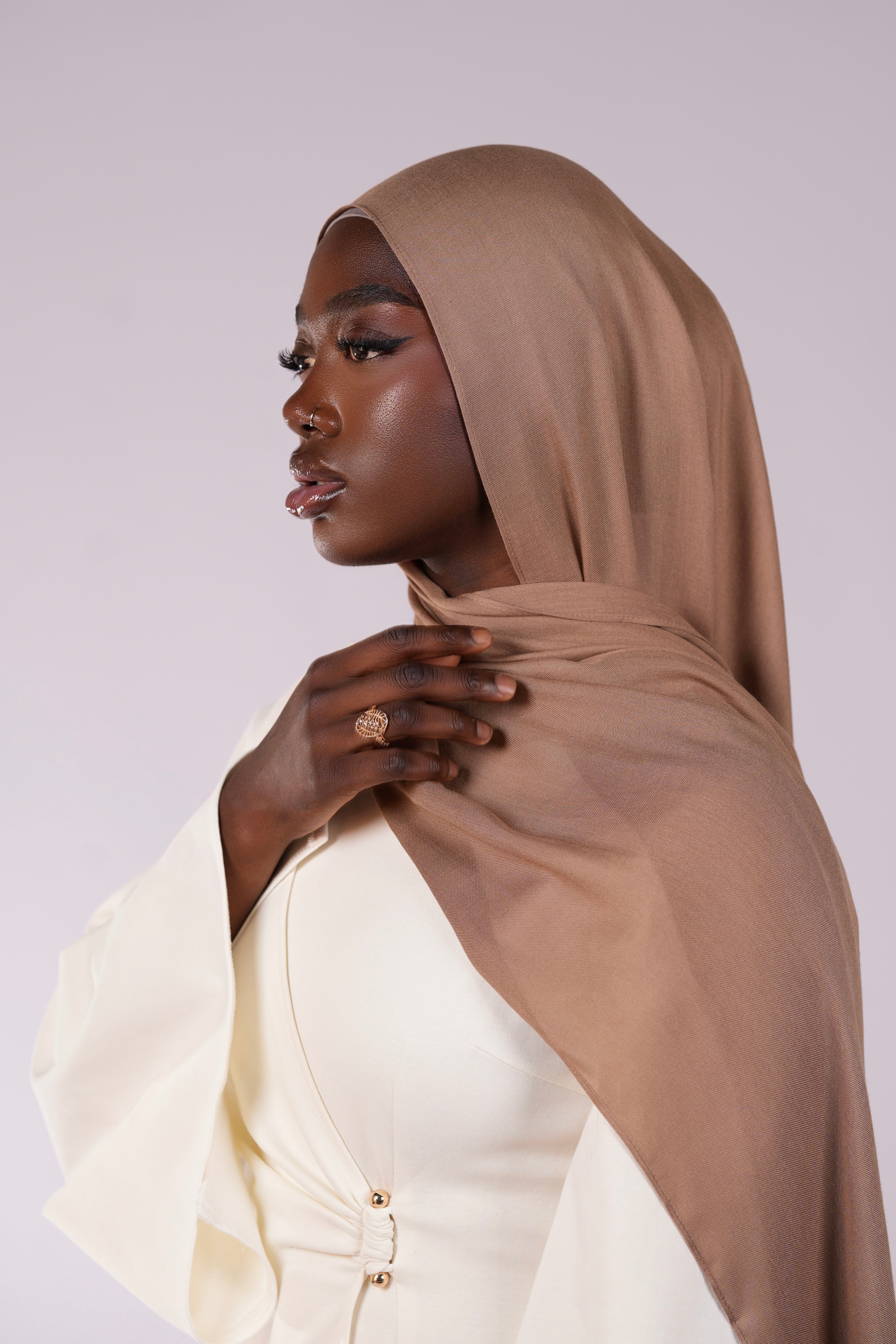 Lightweight Modal Hijab