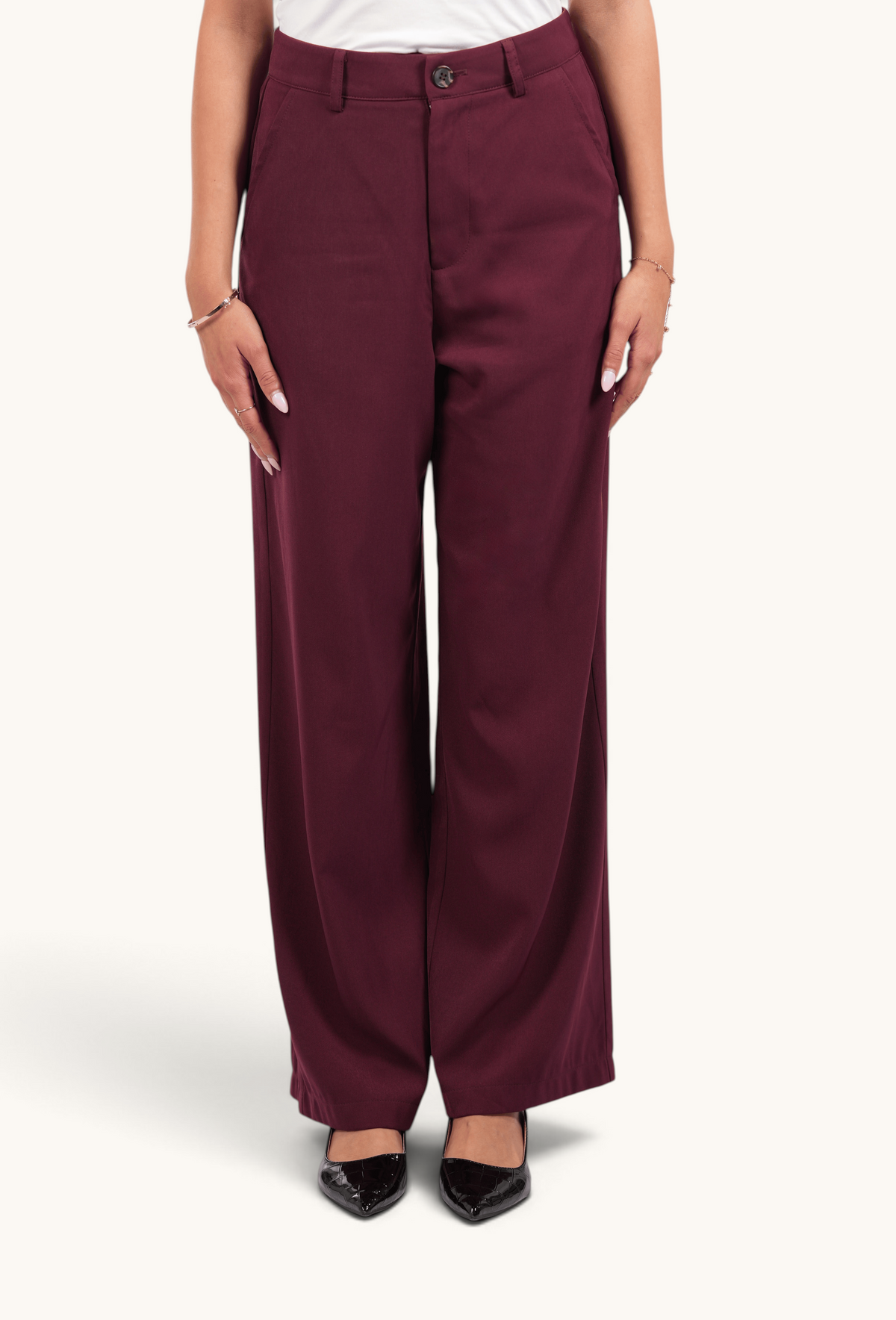 Bordeauxrote Losyana.Shop Hose, noble Stoffhose, bequem sitzend, elegante Damenhose mit geradem Schnitt und Taschen.