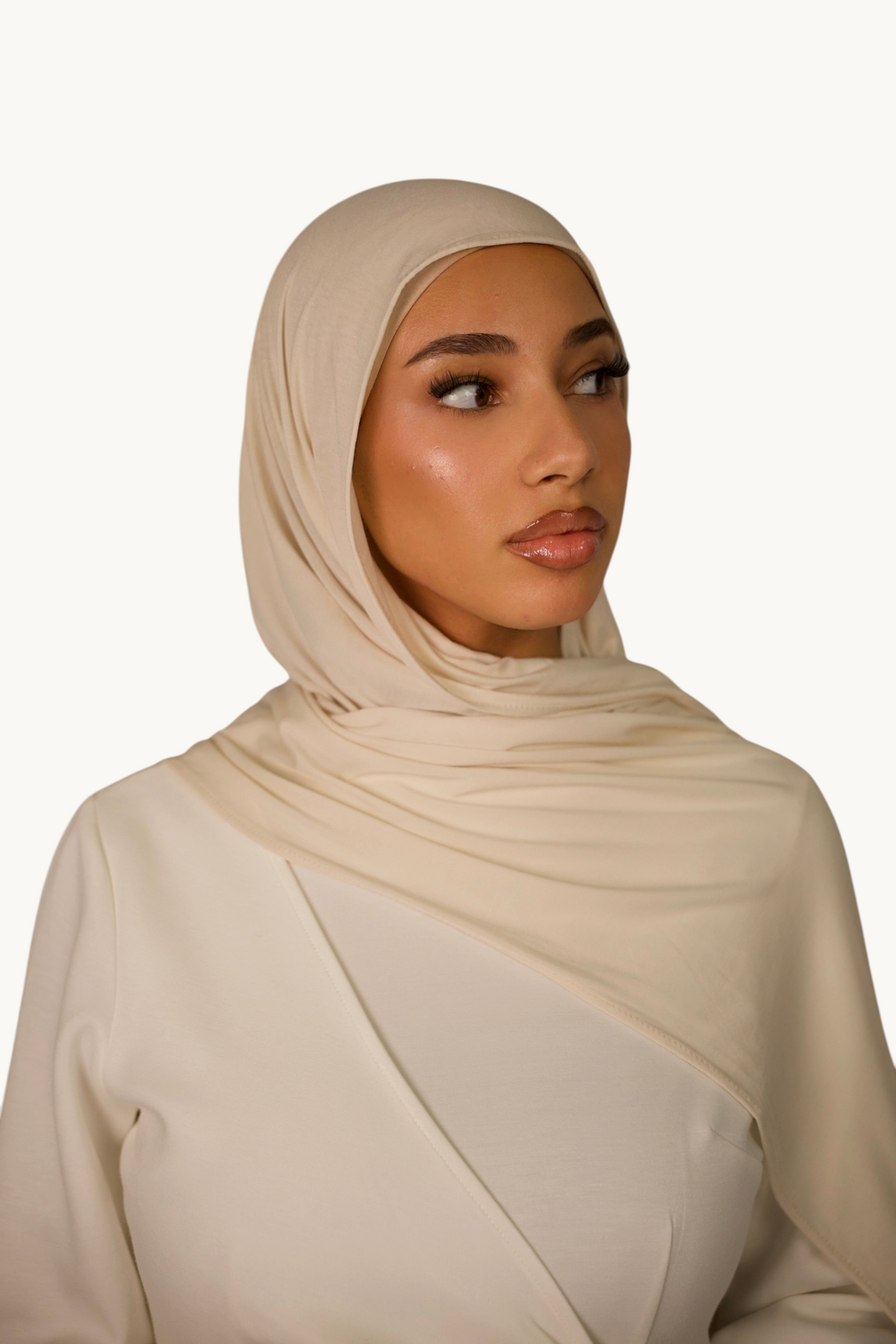 LOSYANA Breeze Jersey Hijab in Elfenbein, ultra-leichtes und weiches Material für ein angenehmes Tragegefühl