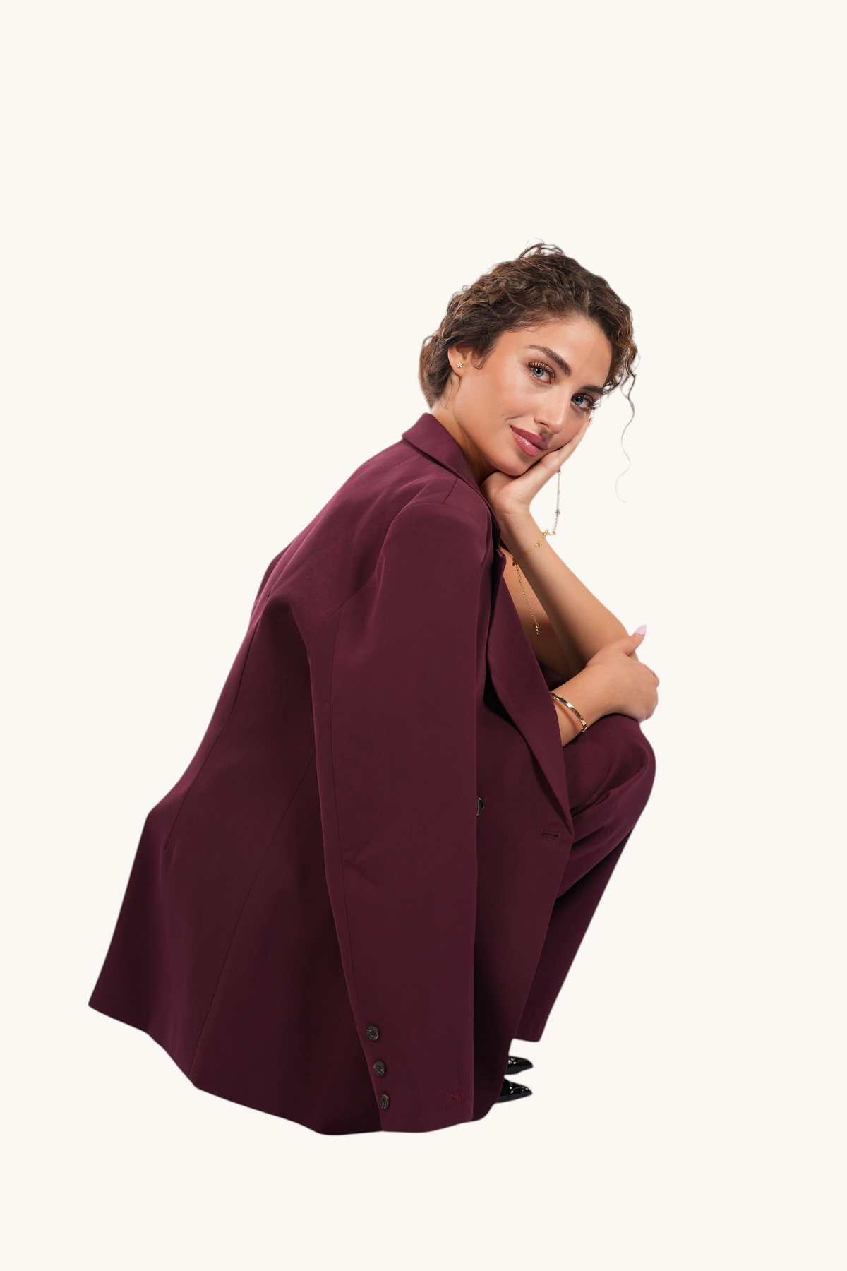 Burgundrote Losyana.Shop Blazer mit Gürtel, elegante Jacke aus weichem Stoff, modischer Schnitt, für Damen.