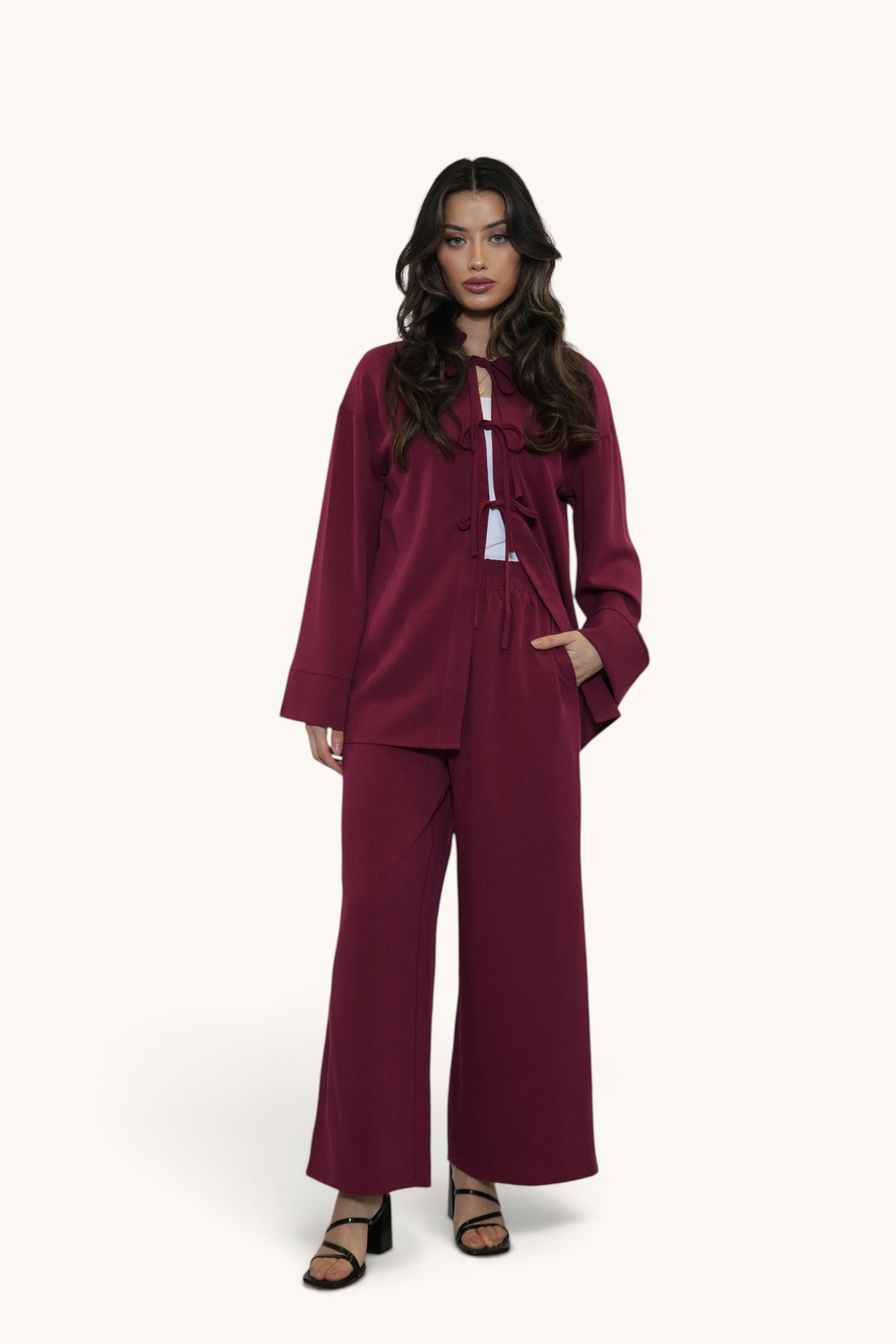 Zweiteiliger Positano Ease Set in Bordeaux, Losyana.Shop, mit bequemem Oberteil und passender Hose, aus weichem Stoff.