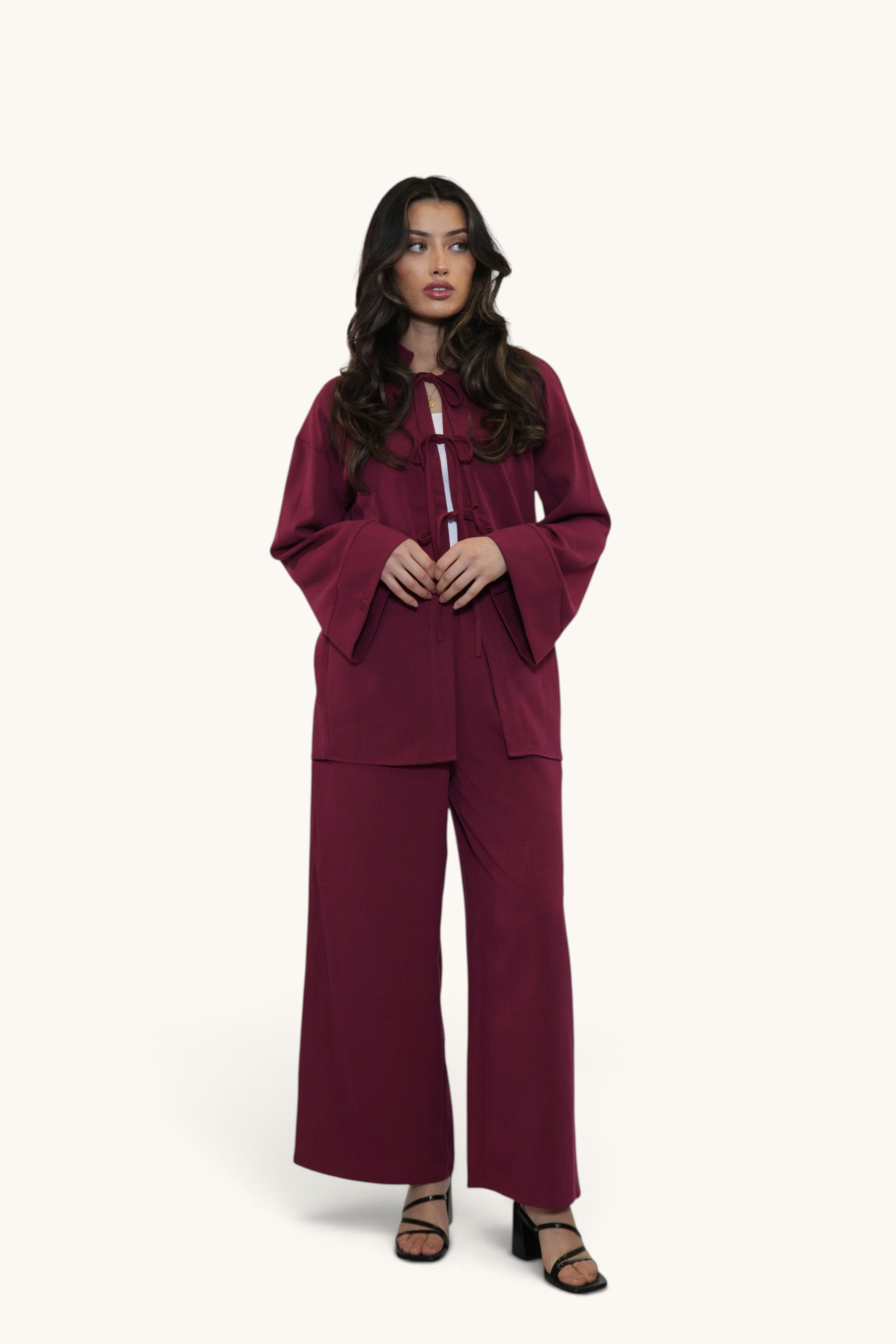 Positano Ease Set Bordeaux von Losyana.Shop, zweifarbiger Zweiteiler aus bequemem Stoff, ideal für entspannte Tage.