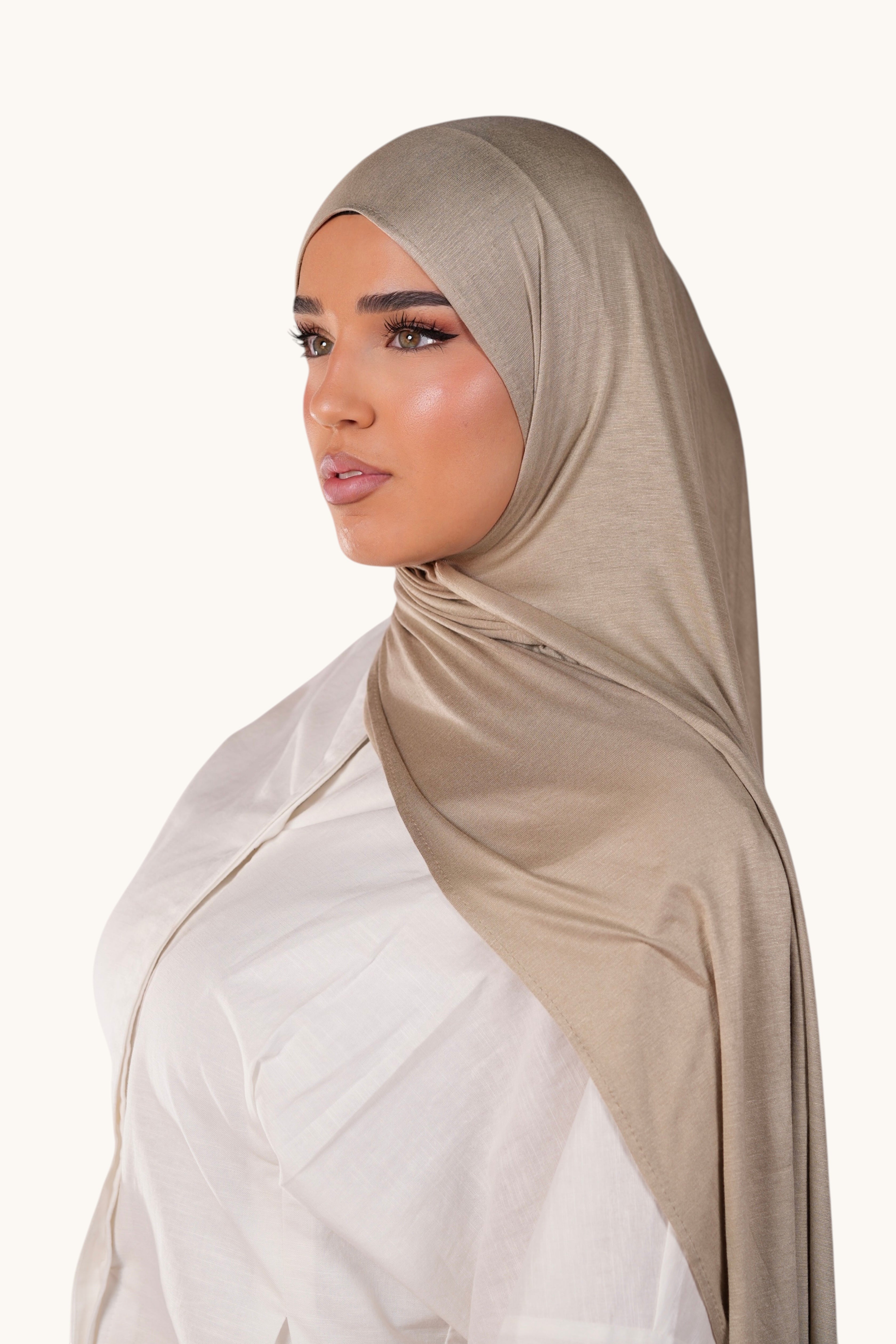 LOSYANA Bamboo Jersey Hijab in Khaki Beige, weicher und fließender Stoff für hohen Tragekomfort