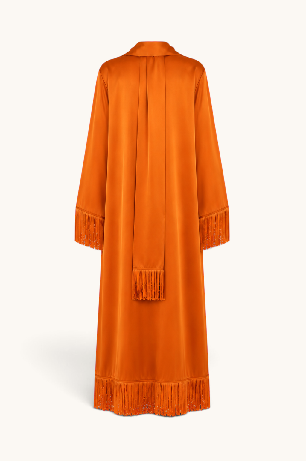 LOSYANA Barcelona Satin Kleid in Papaya mit Fransen an Ärmeln und Saum, Rückansicht mit Schal-Detail